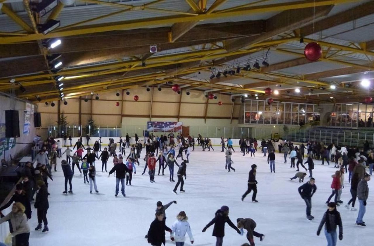 La patinoire de Compiègne rouvre enfin - Le Parisien