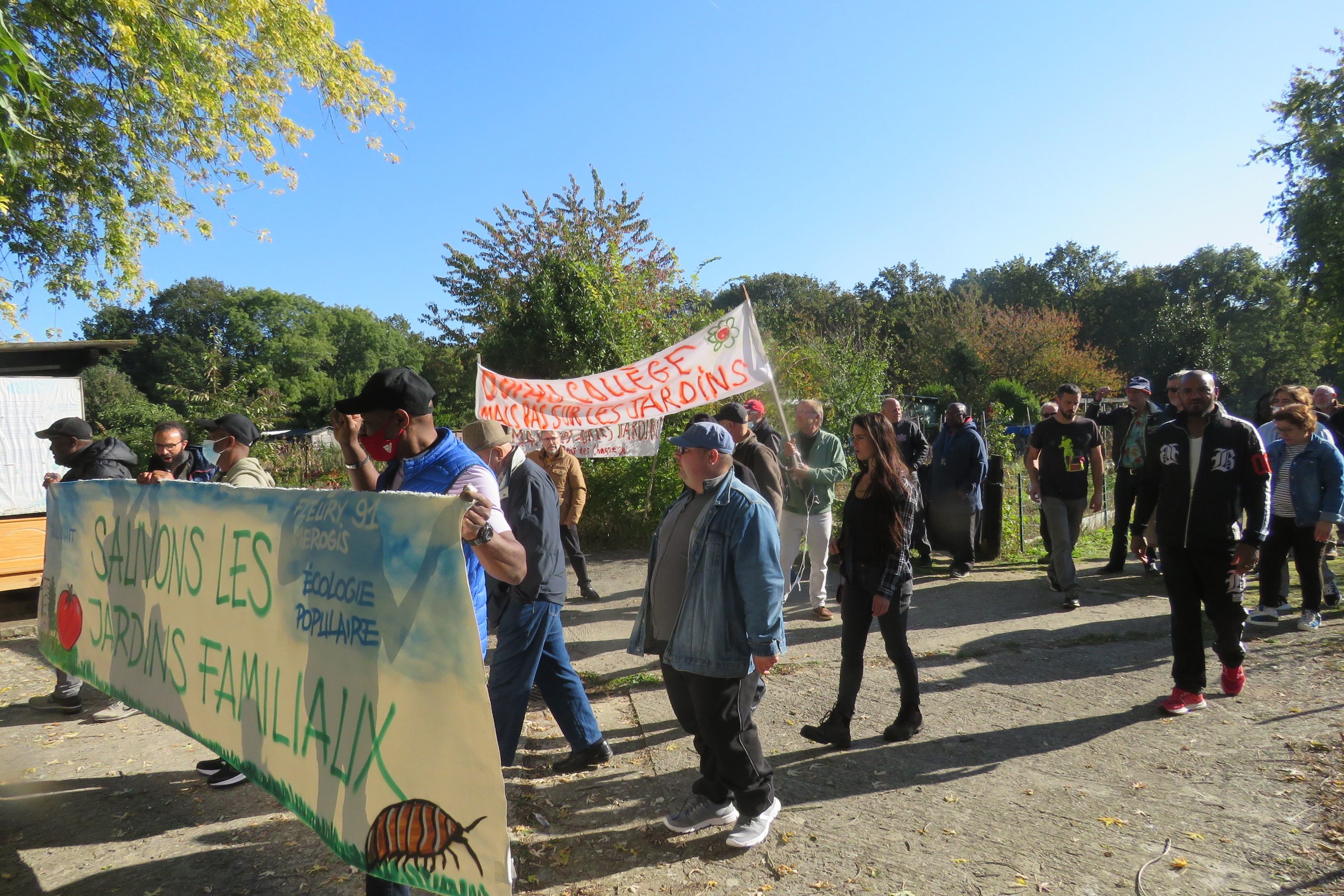Fleury-Mérogis, samedi 16 octobre 2021. Quelques jardiniers se sont réunis pour s'opposer à la disparition des jardins familiaux, qui doivent laisser place au futur collège de 800 élèves. LP/Nolwenn Cosson