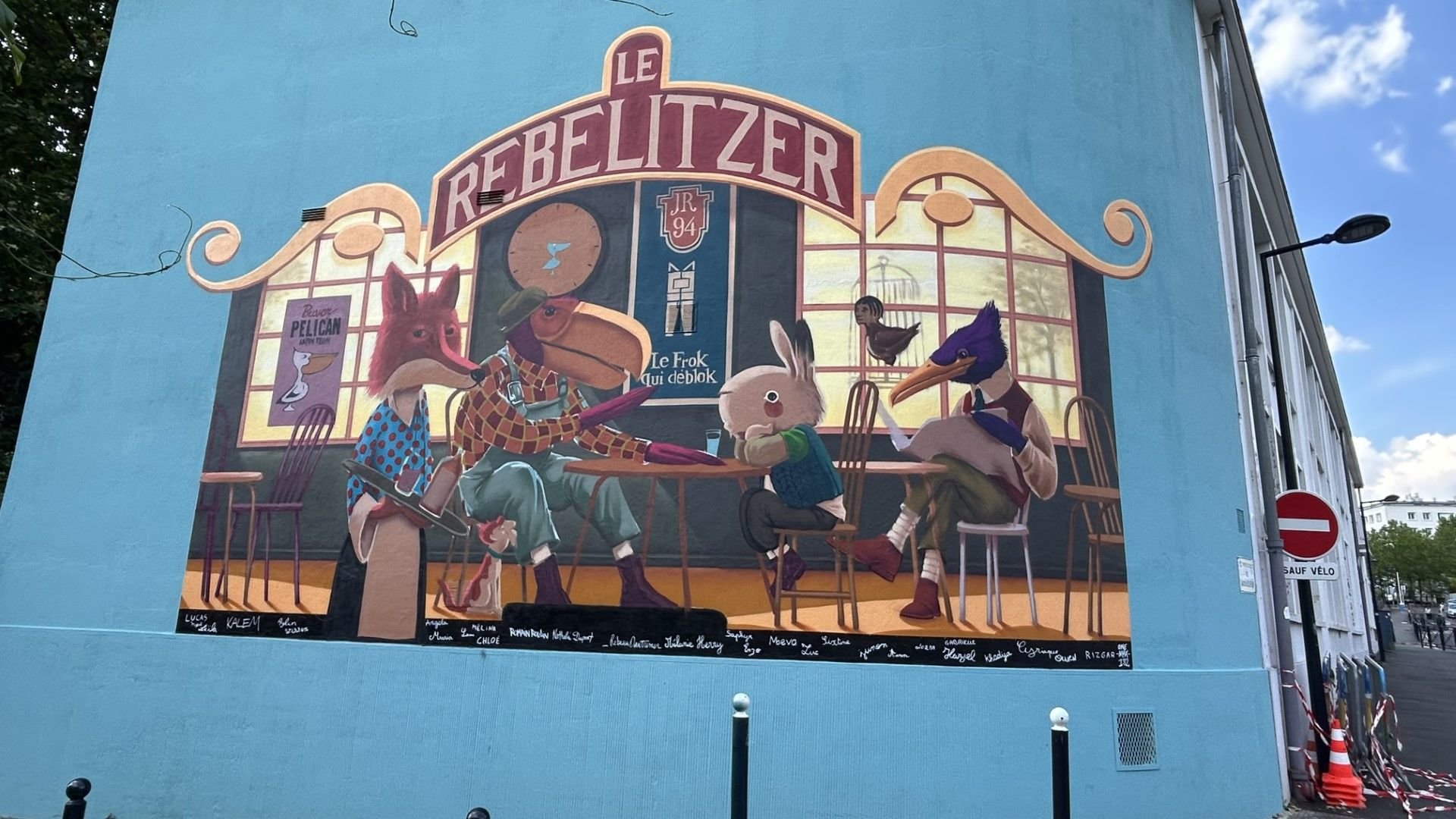 Champigny-sur-Marne, le 23 juin 2023. La fresque murale a été réalisée par l'artiste campinois Max 132 dans le style de Rebecca Dautremer, avec les élèves de l'école Politzer. LP/Zena Serhal