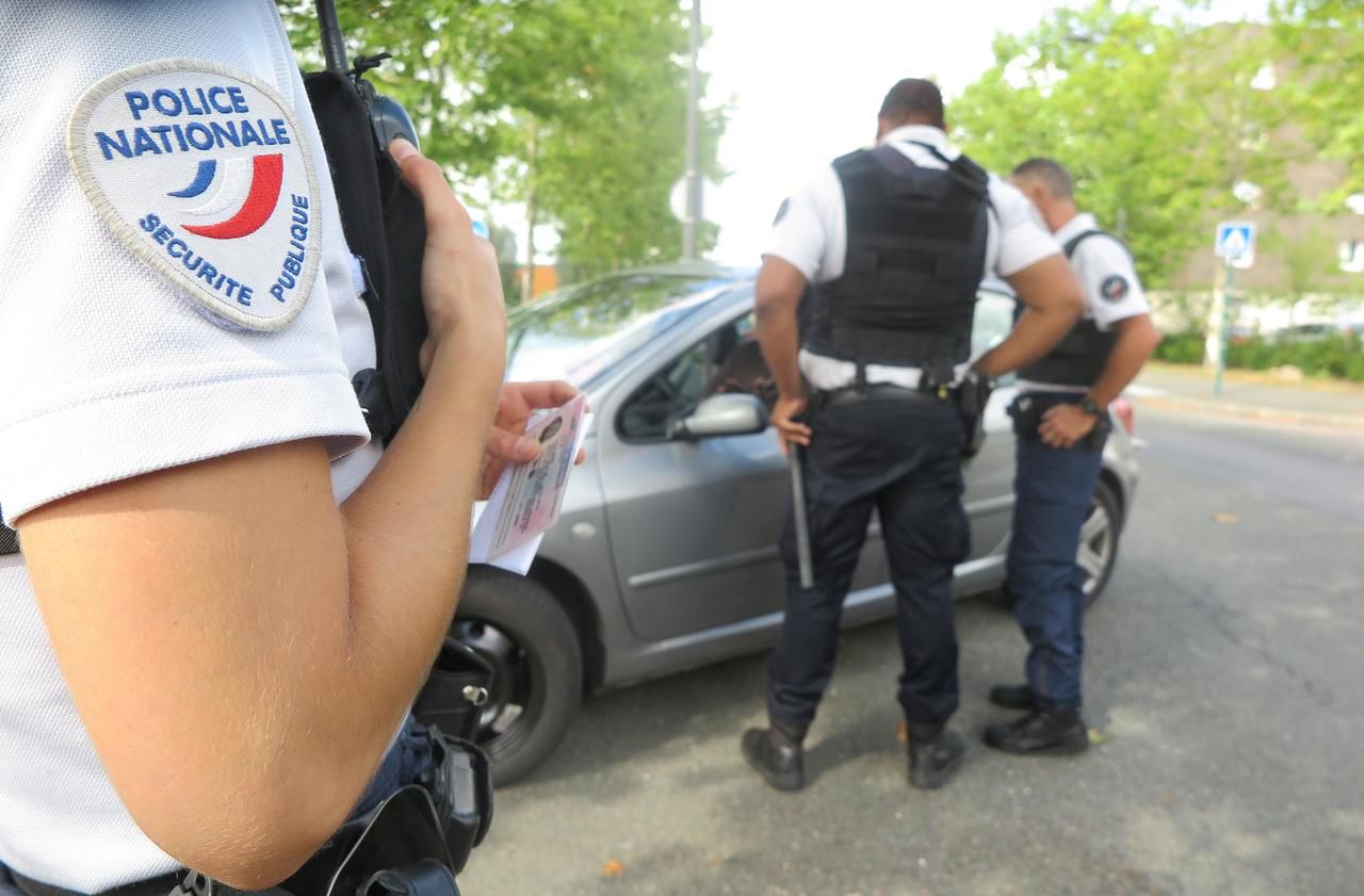 <b></b> Mantes-la-Jolie, ce vendredi après-midi. 75 policiers ont été mobilisés pour effectuer les contrôles auprès des automobilistes. 