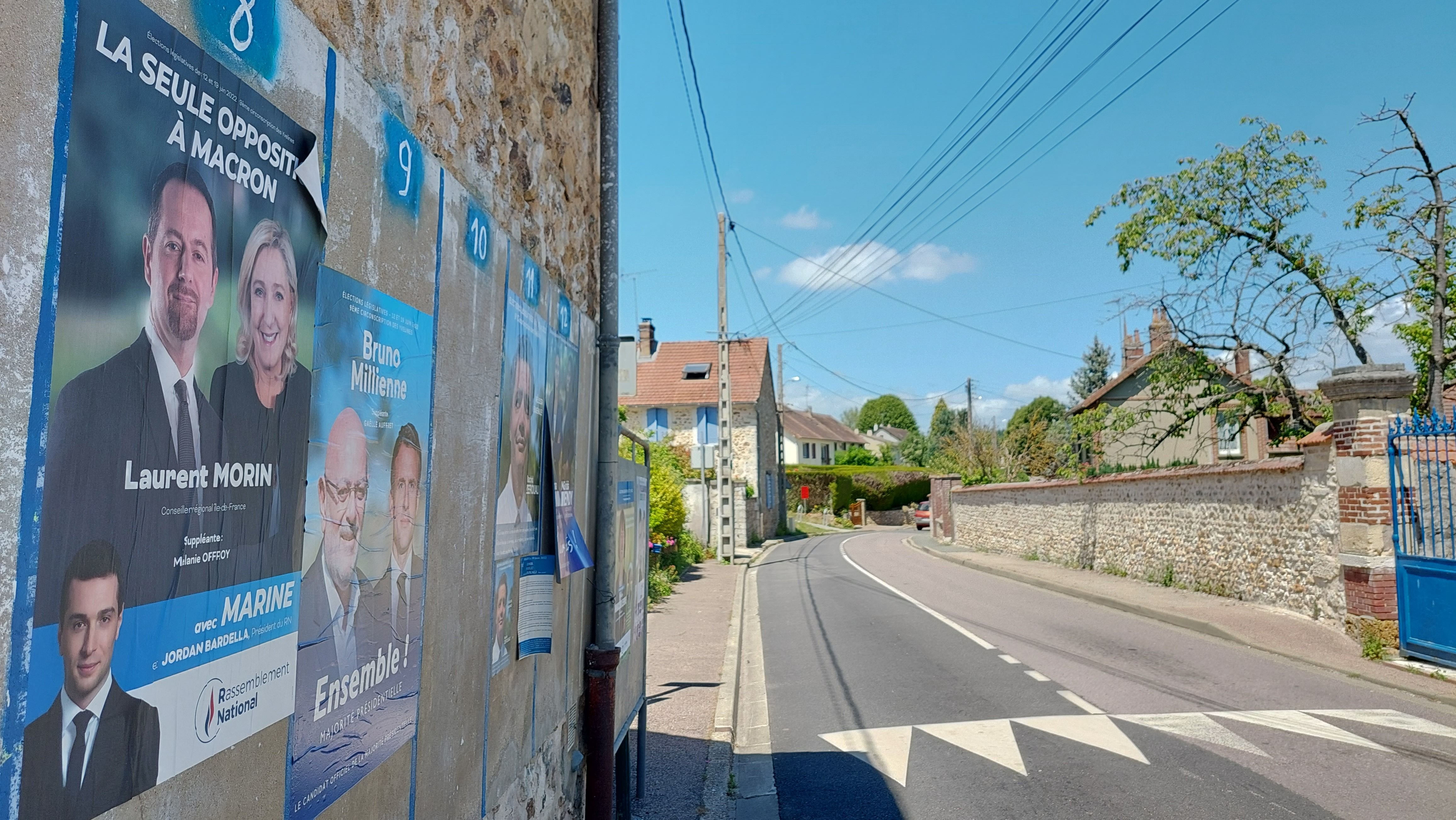 Blaru, dimanche. Le député sortant Bruno Millienne (Ensemble !) a recueilli 26,34 % des voix contre 22,45 % pour son adversaire du Rassemblement national. LP/Mehdi Gherdane