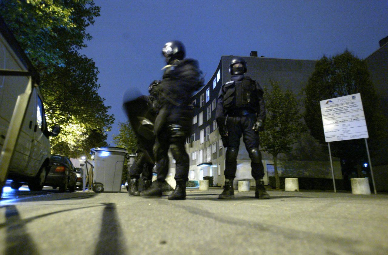 <b></b> Illustration. Durant la nuit de dimanche à lundi les forces de l’ordre ont une nouvelle fois été attaquées aux Mureaux, à Mantes-la-Jolie et à Sartrouville.