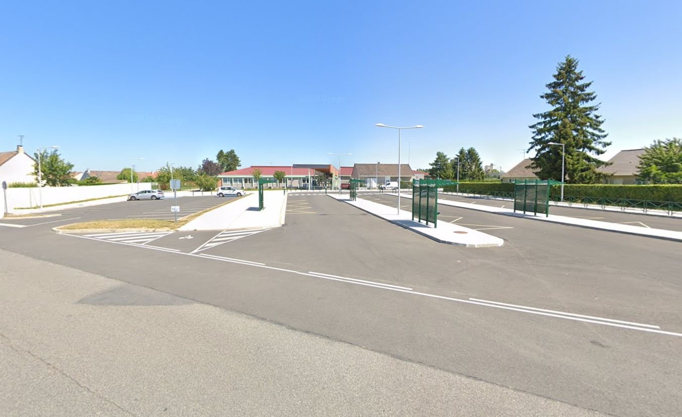 Le collège Nicolas-Fouquet, à Mormant. Google Street View