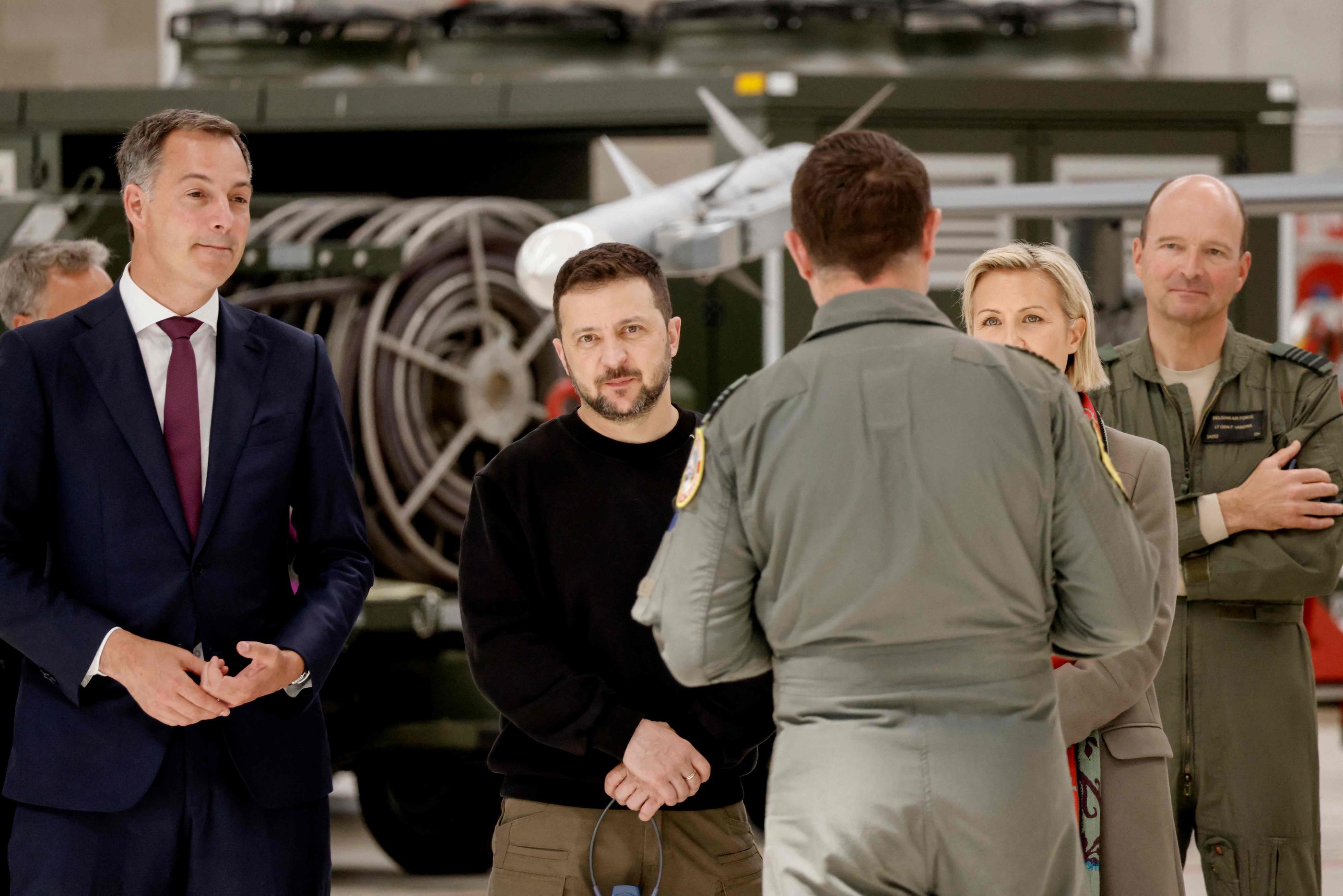 Volodymyr Zelensky lors de sa visite en Belgique le 28 mai, avec le Premier ministre belge Alexander De Croo (à gauche). AFP/ Simon Wohlfahrt