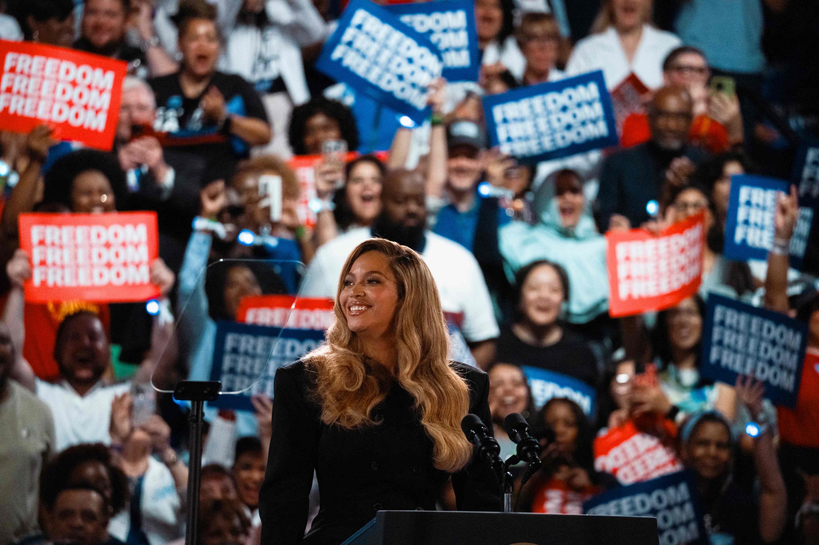 HOUSTON, TEXAS - OCTOBER 25: Singers Beyonc� speaks at a campaign rally for Democratic presidential nominee, Vice President Kamala Harris, on October 25, 2024 in Houston, Texas. Harris is campaigning in Texas holding a rally supporting reproductive rights with recording artists Beyonc� and Willie Nelson.   Jordan Vonderhaar/Getty Images/AFP (Photo by Jordan Vonderhaar / GETTY IMAGES NORTH AMERICA / Getty Images via AFP)