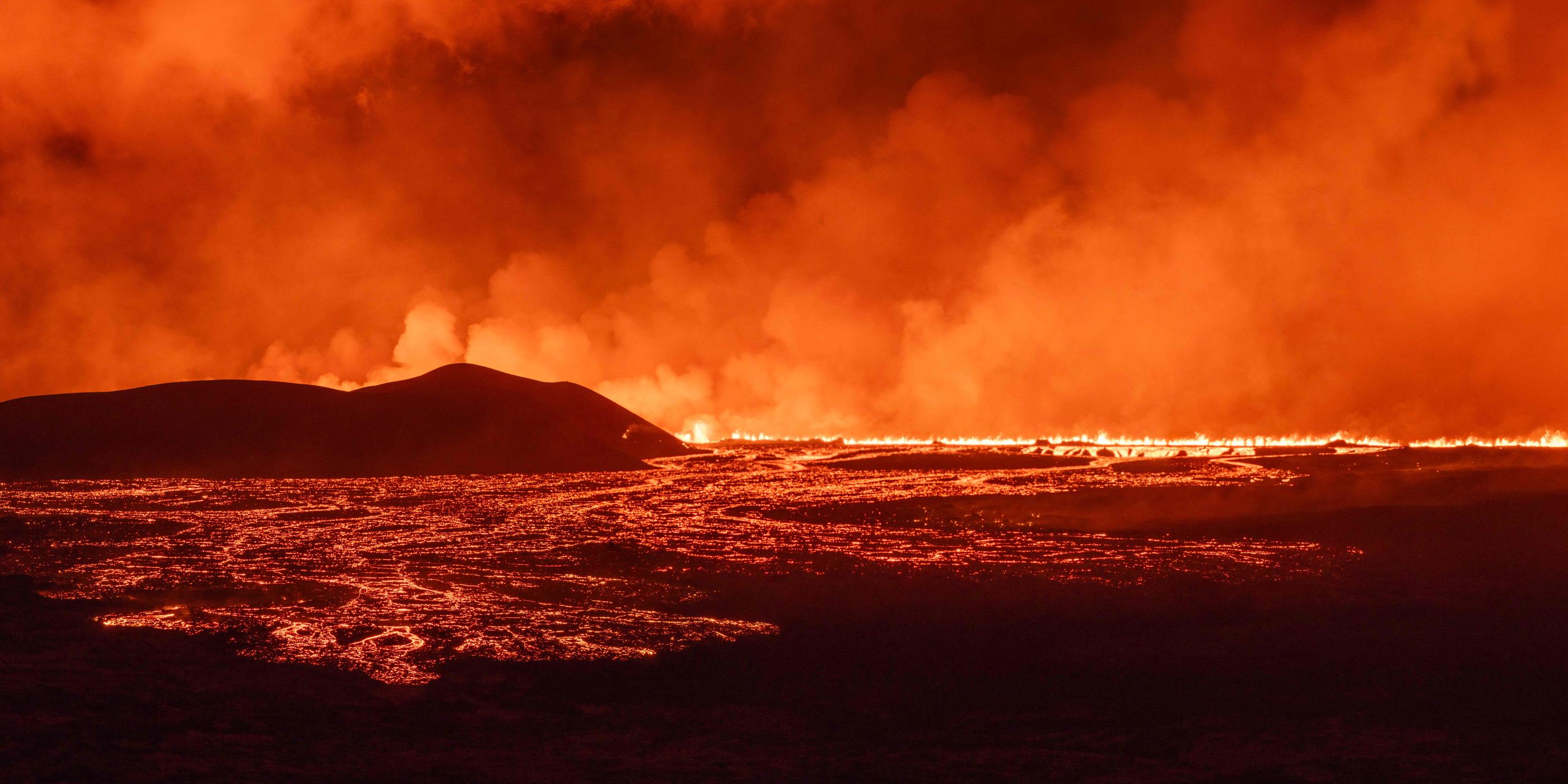 Le 22 août 2024, un nouveau volcan est entré en éruption sur la péninsule de Reykjanes, dans le sud-ouest de l'Islande, crachant de la lave brûlante dans l'air. AFP/Ael Kermarec