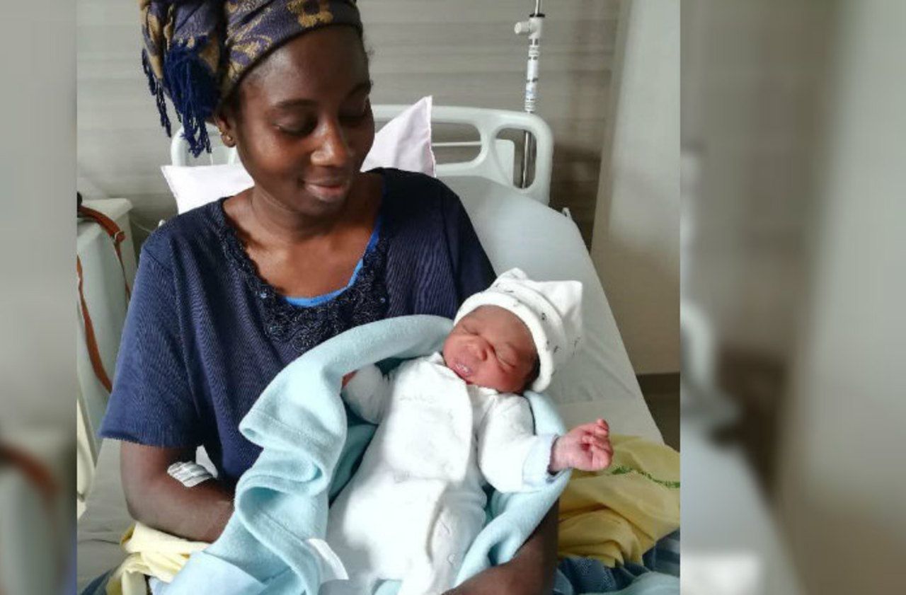 <b></b> Compiègne, lundi 6 mars. La maman et son petit garçon ont été transportés à la maternité de l’hôpital pour quelques jours.