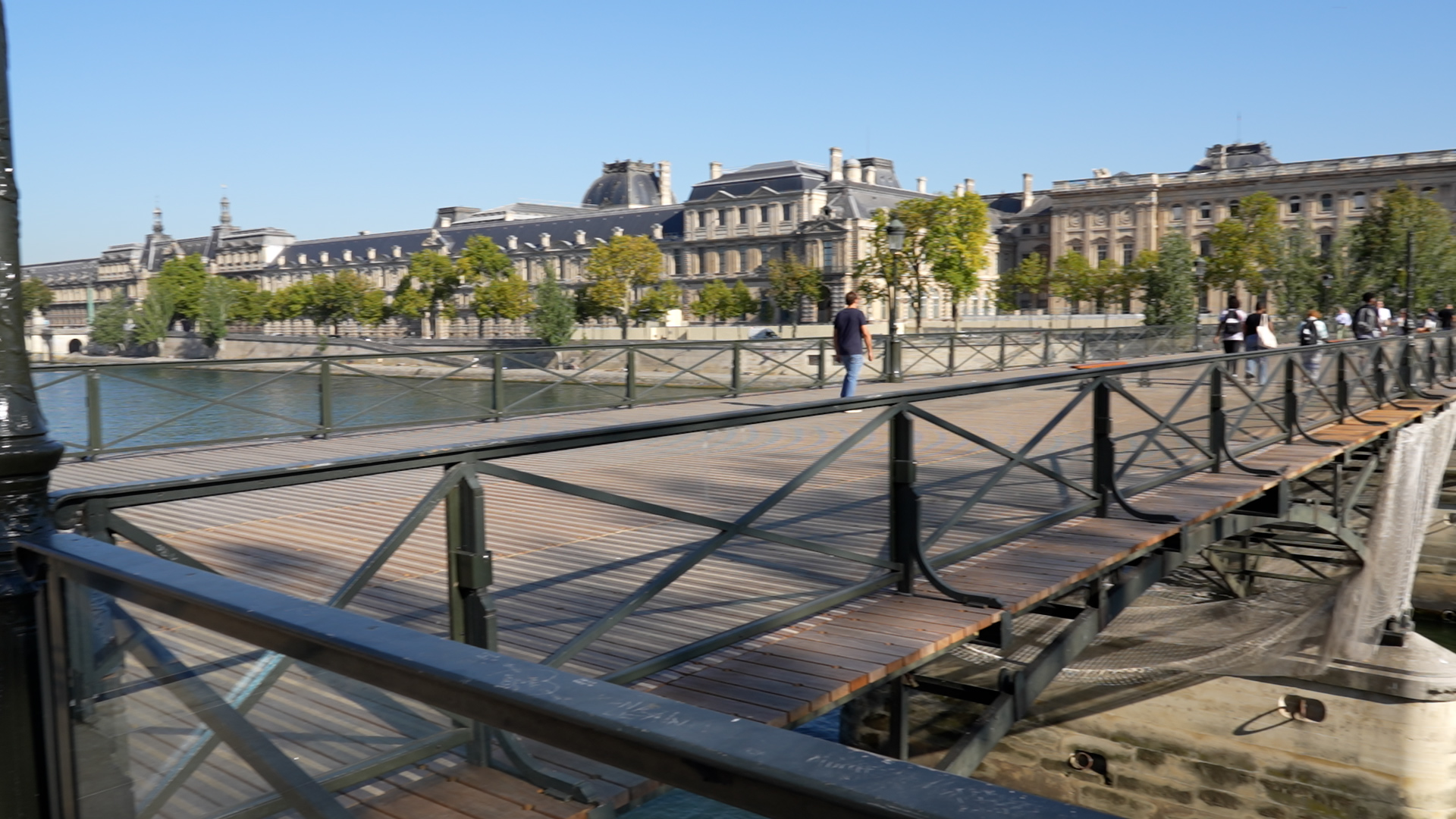 Le pont des Arts se refait une beauté - Affiches Parisiennes