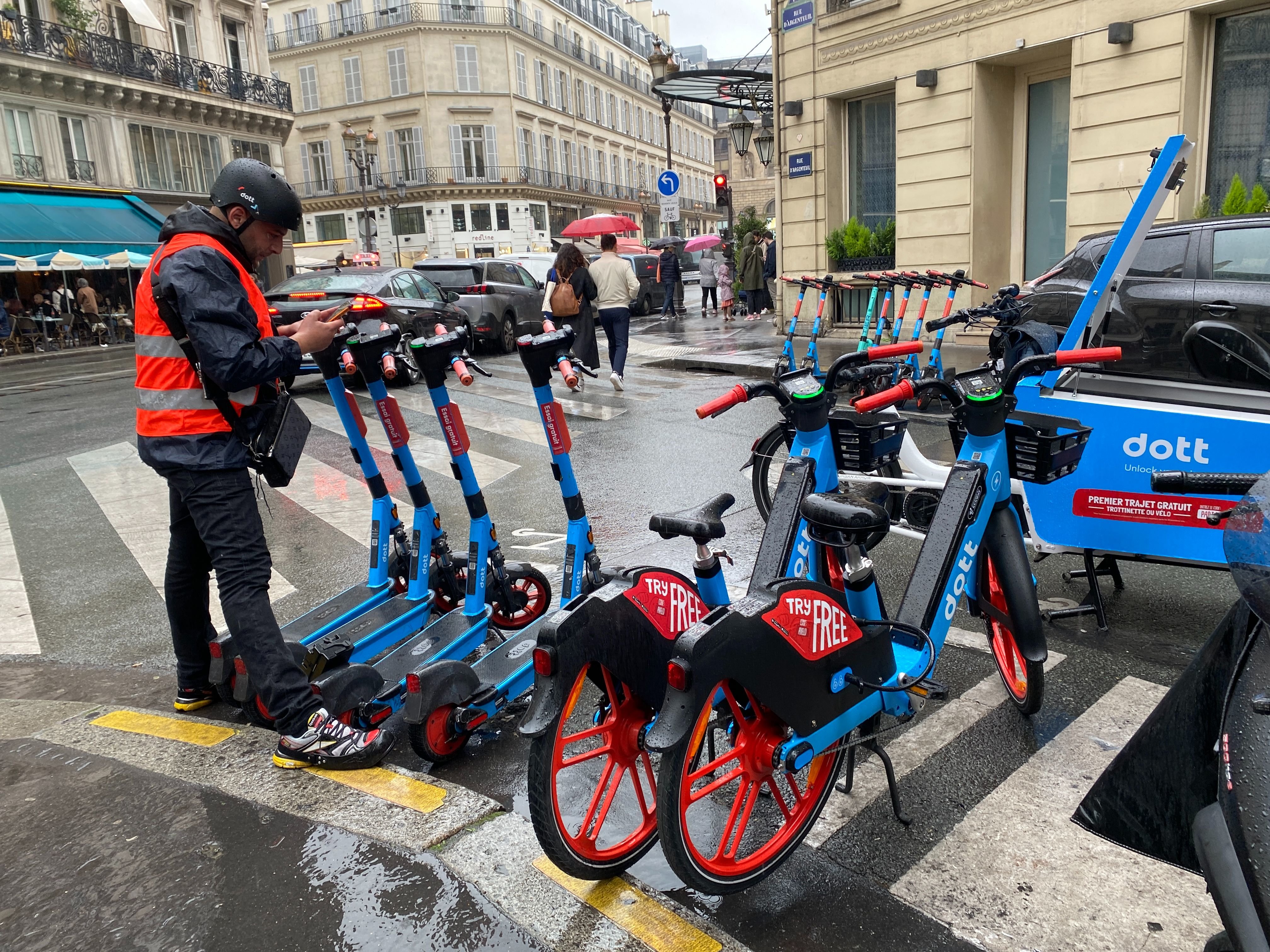 L'opérateur va continuer d'exploiter 5000 vélos à Paris et en petite couronne (Archives). LP/Sébastian Compagnon