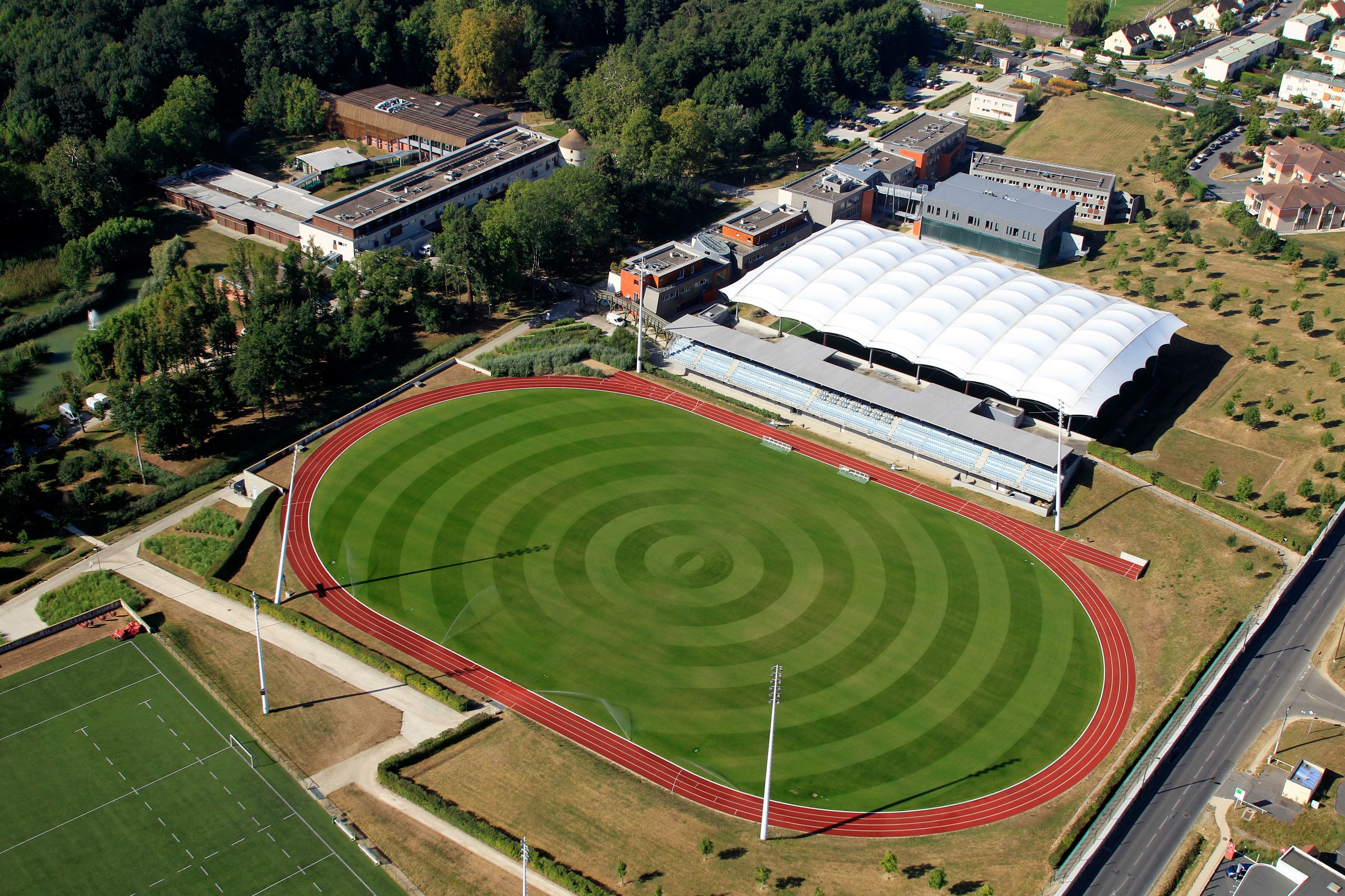 Marcoussis (Essonne). Le Centre national de rugby accueillera dans sa zone de diffusion (en haut à gauche de la photo) 1 200 spectateurs. DR