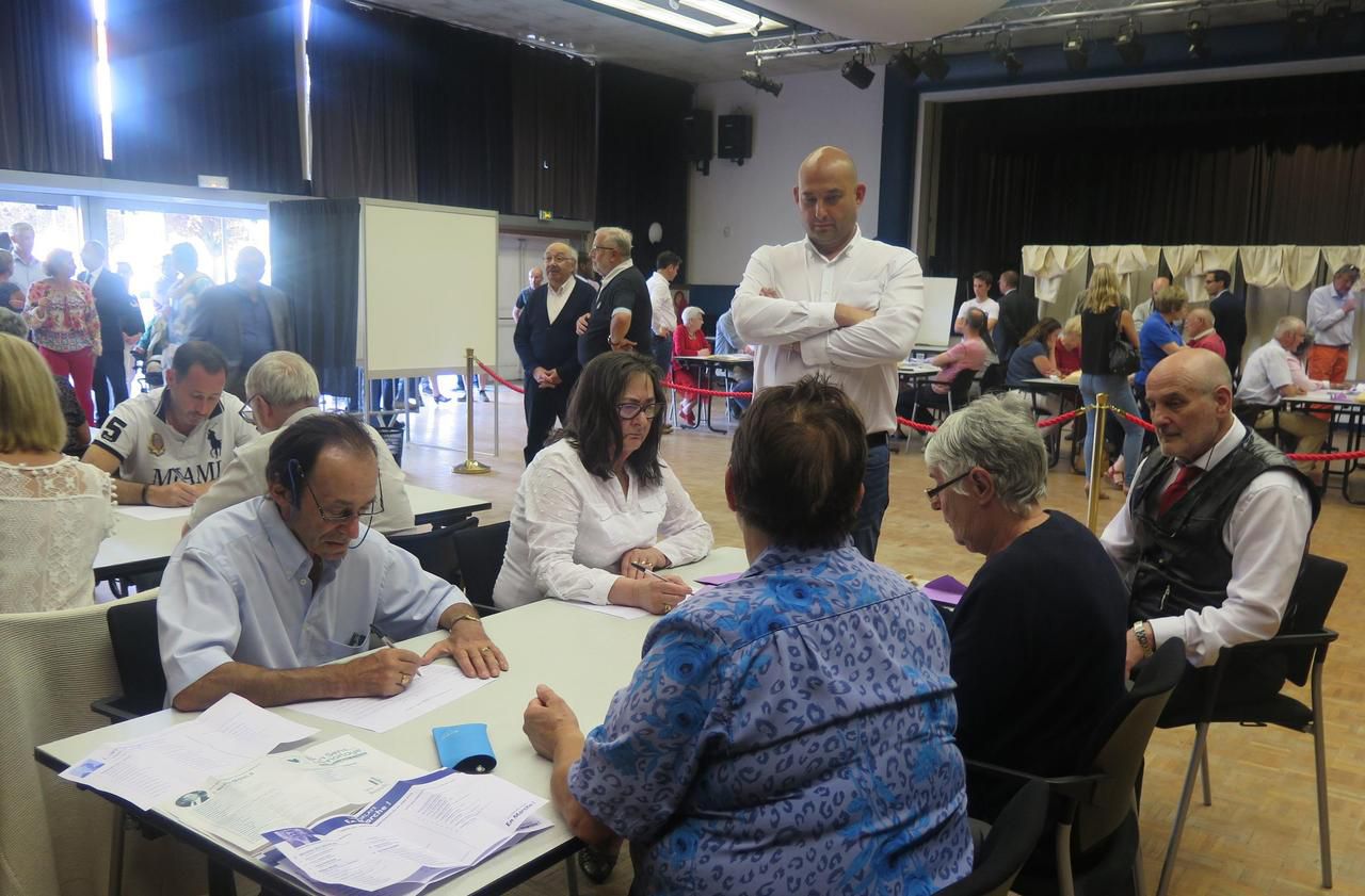 <b></b> Lamorlaye, ce dimanche soir. Le large soutien des Républicains à Nicolas Moula, pourtant candidat sans étiquette il y a un an, a sans doute pesé lourd dans l’isoloir.