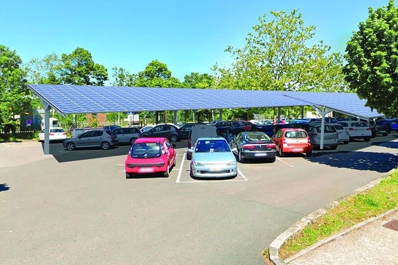 Des ombrières photovoltaïques seront construits sur le parking de huit gares SNCF de Seine-et-Marne, comme ici à Louveciennes (Yvelines). Les voitures des usagers seront ainsi protégées du soleil tandis que de l'électricité sera produite. Tenergie