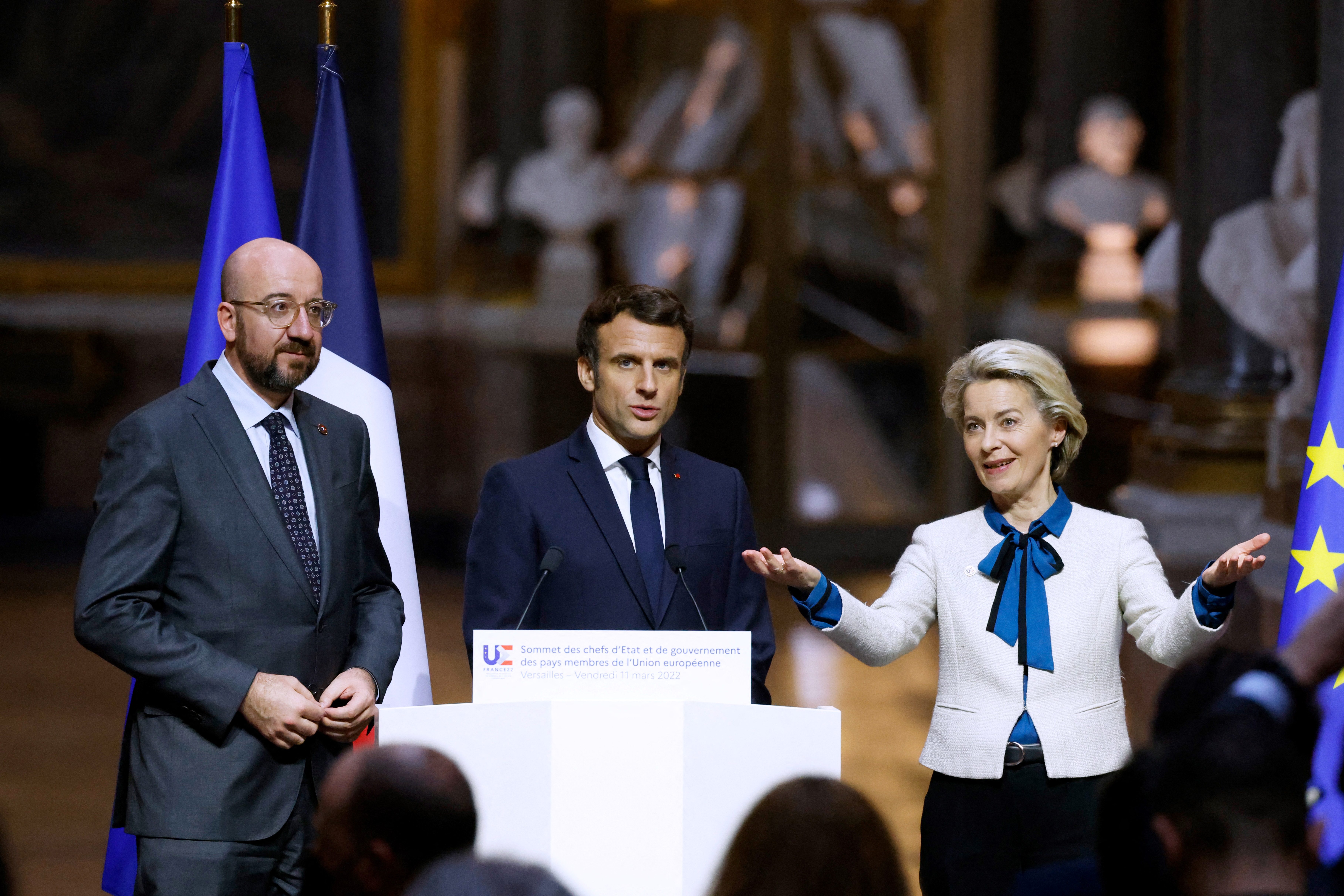 Versailles, 11 mars 2022. Charles Michel et Ursula von der Leyen ont salué la réélection d'Emmanuel Macron. AFP/Ludovic Marin