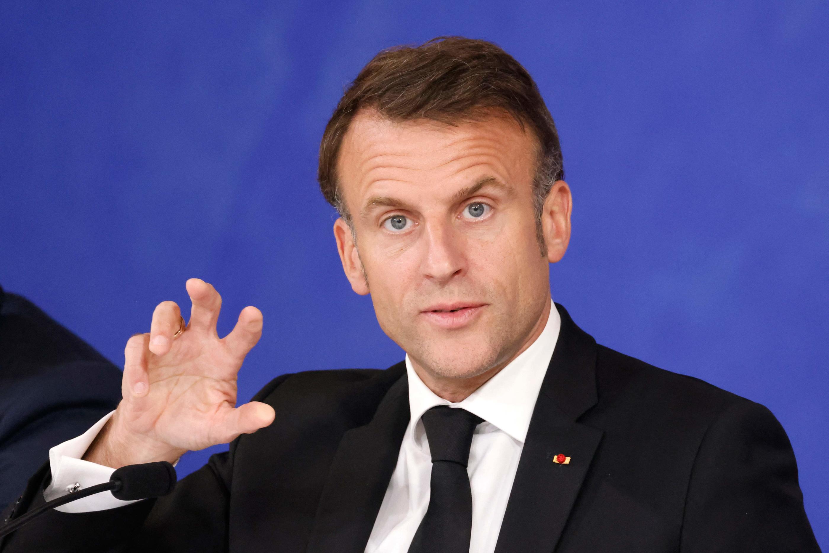 « Mettons tout sur la table et regardons ce qui nous protège véritablement de manière crédible », a déclaré Emmanuel Macron. AFP/Ludovic MARIN