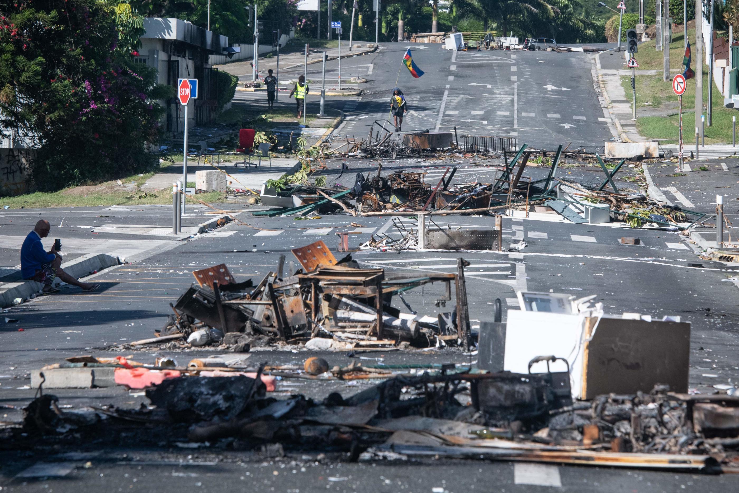 A Nouméa, des barricades ont été erigées dans le quartier de Magenta. AFP/Delphine Mayeur