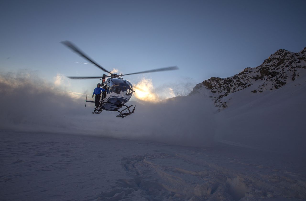 Blanc mont alps french france mountain jumpers file climbers range five deaths killed base two missing getty six found afp