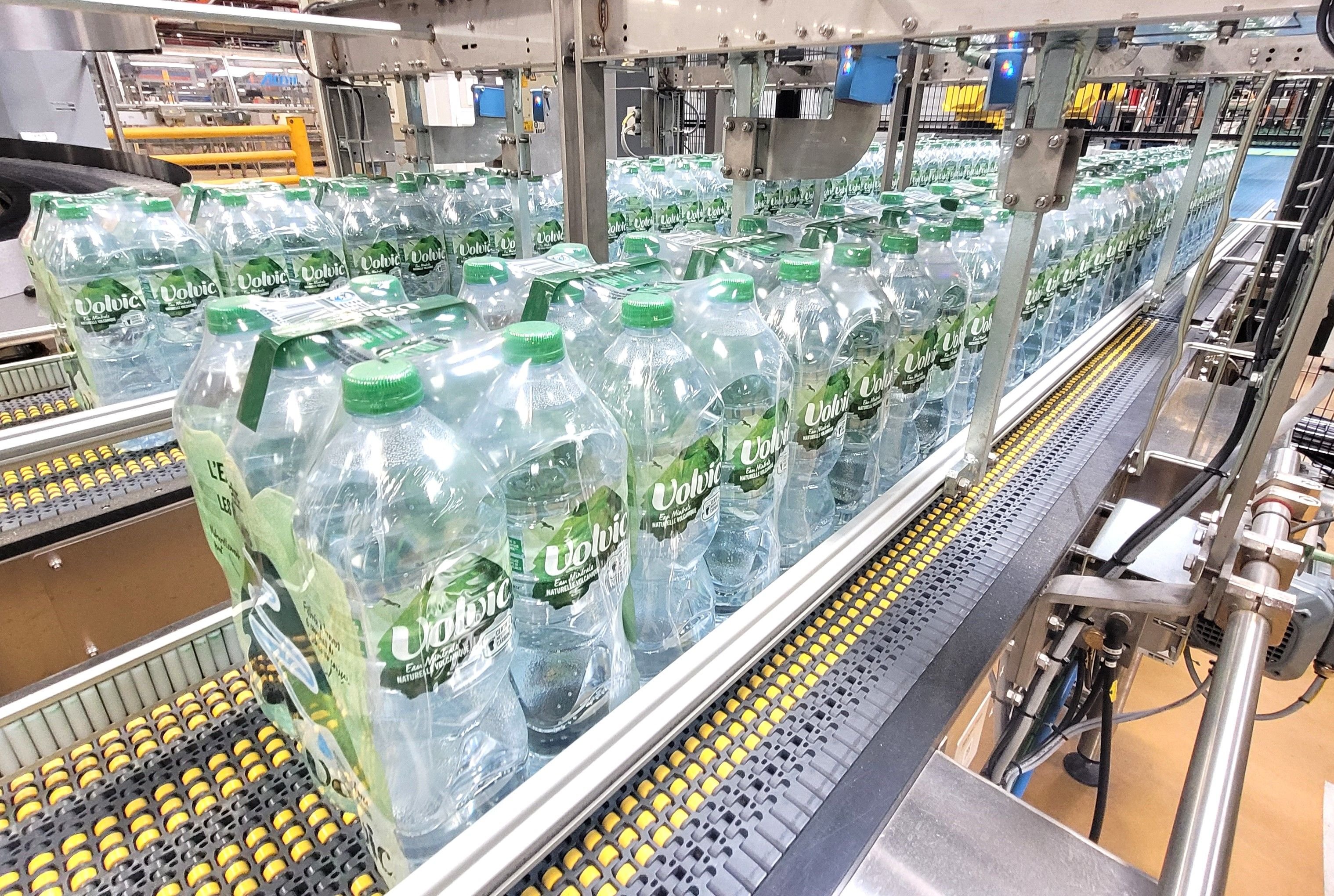 Volvic va commencer à réutiliser des eaux usées, après filtration, pour le nettoyage et rinçage de son usine du Puy-de-Dôme. LP/Geneviève Colonna d'Istria