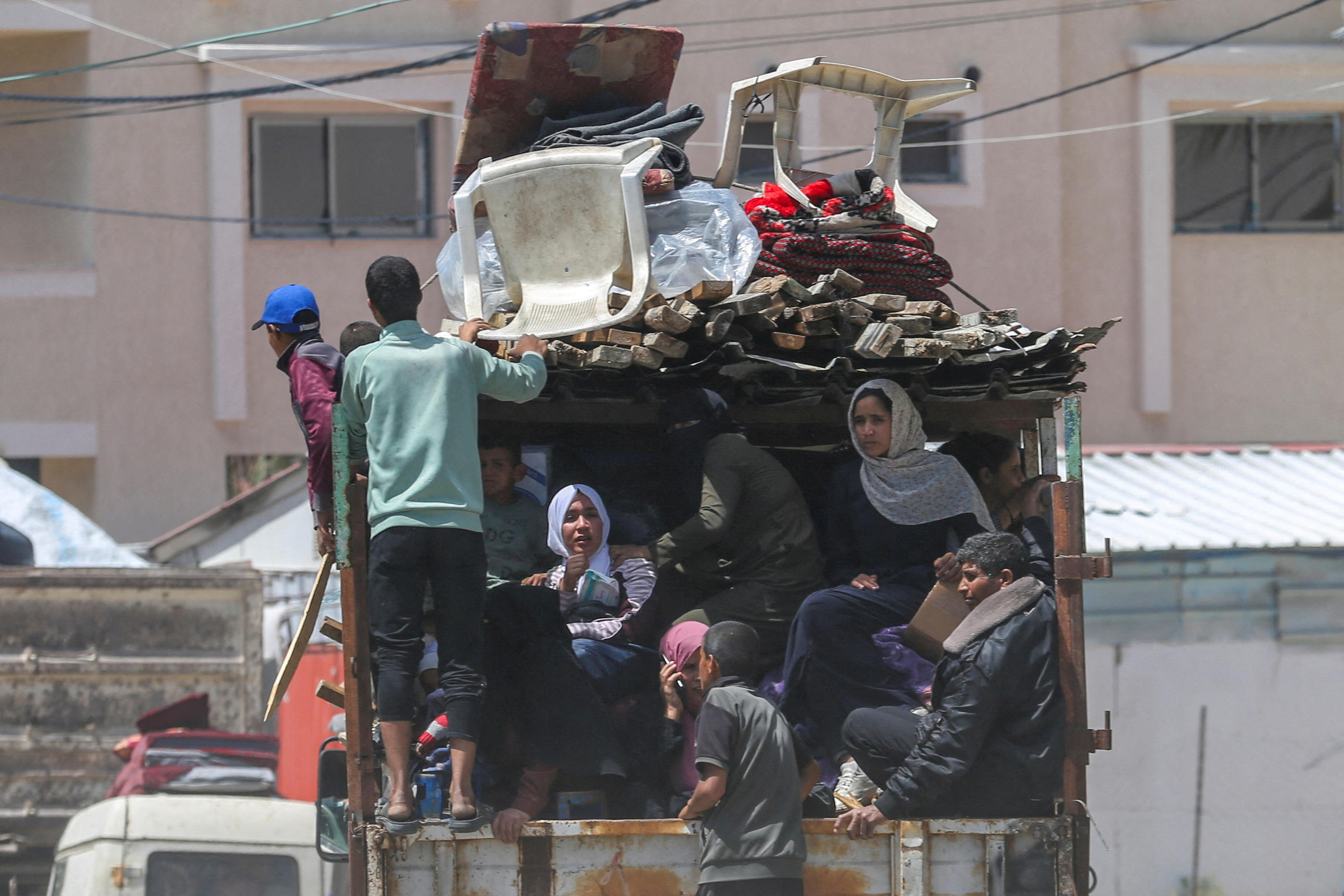 Des tracts largués lundi matin sur les quartiers est de Rafah avertissaient que quiconque reste «dans la zone met en danger sa vie et celles de sa famille». Reuters/Hatem Khaled