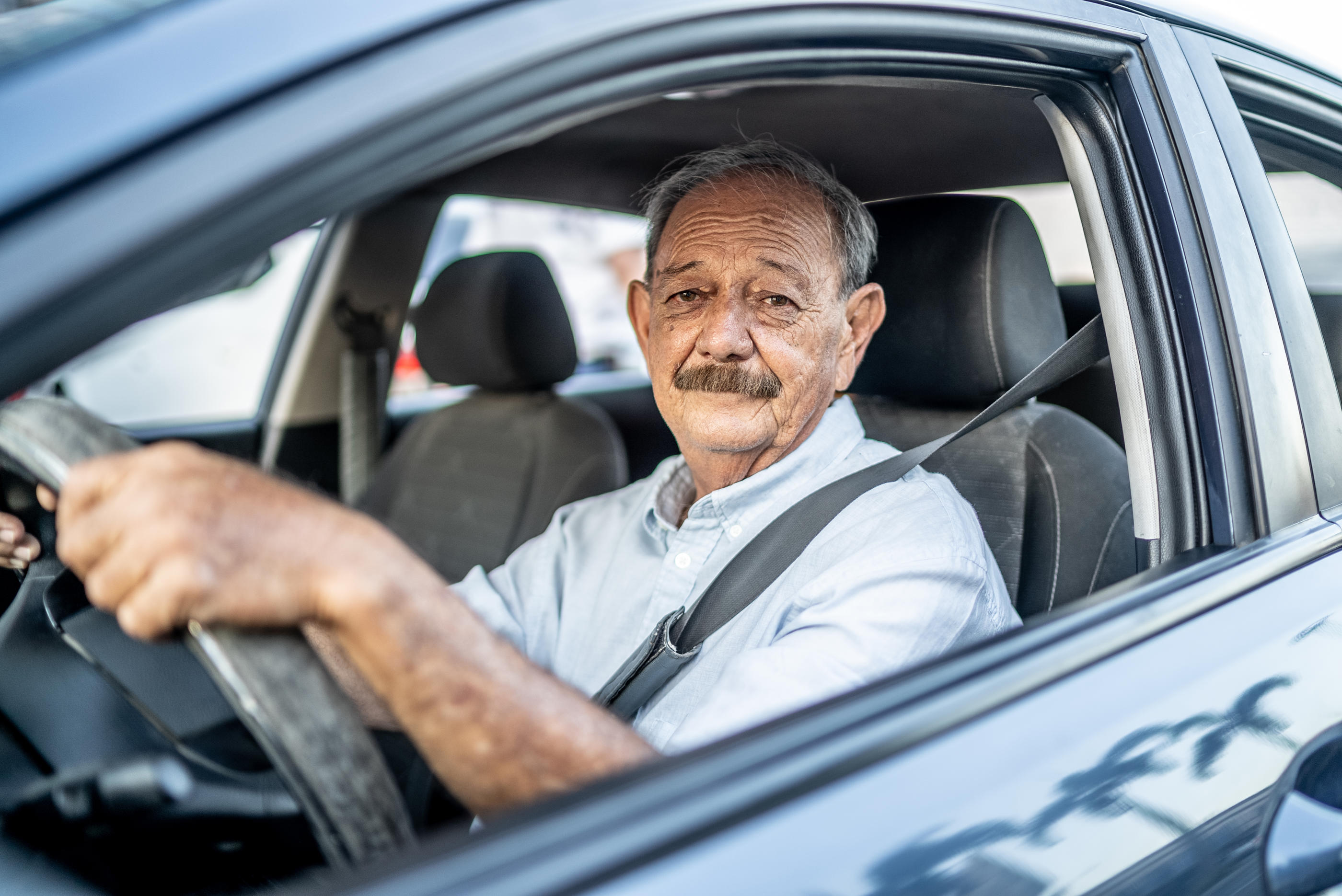 Les personnes âgées de plus de 65 ans ne sont pas les plus touchées dans les accidents, mais les facteurs qui leur sont imputés sont différents du reste de la population. (Illustration) Getty Images/FG Trade Latin