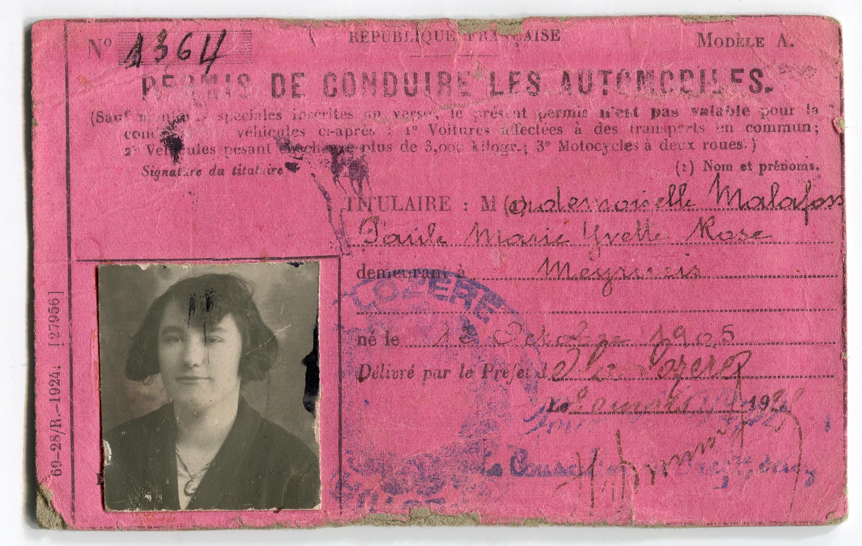 100 ans du permis de conduire : du certificat de capacité au format carte  bancaire, le carton rose a bien changé - Le Parisien
