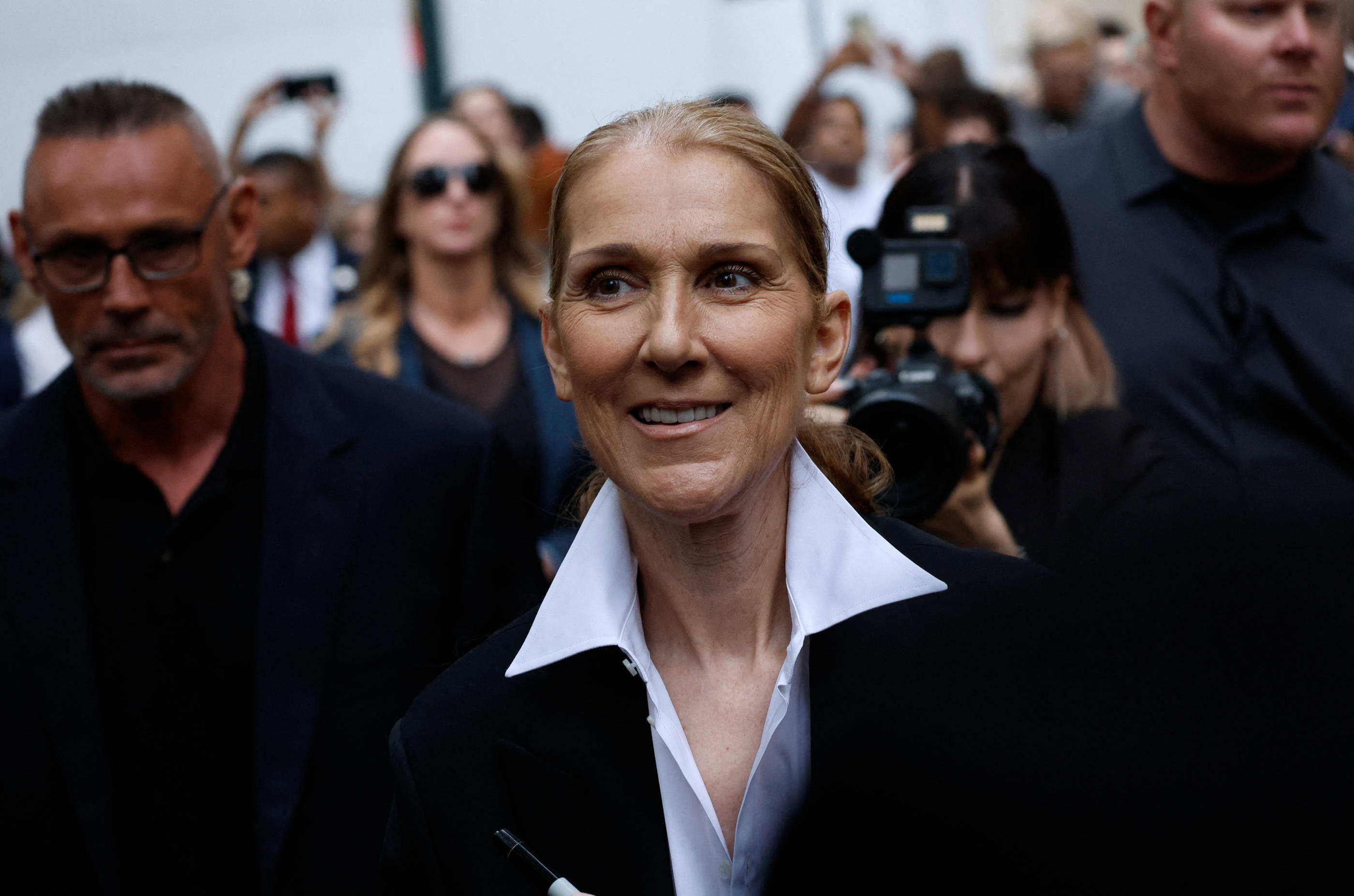 Céline Dion à son arrivée à Paris le mardi 23 juillet, trois jours avant la cérémonie d'ouverture des JO. REUTERS/Gonzalo Fuentes
