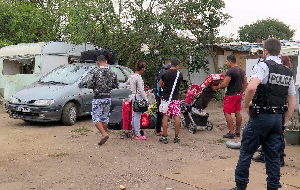 <b></b> Triel-sur-Seine, ce mercredi. Environ 200 personnes sont concernées par ces évacuations. 