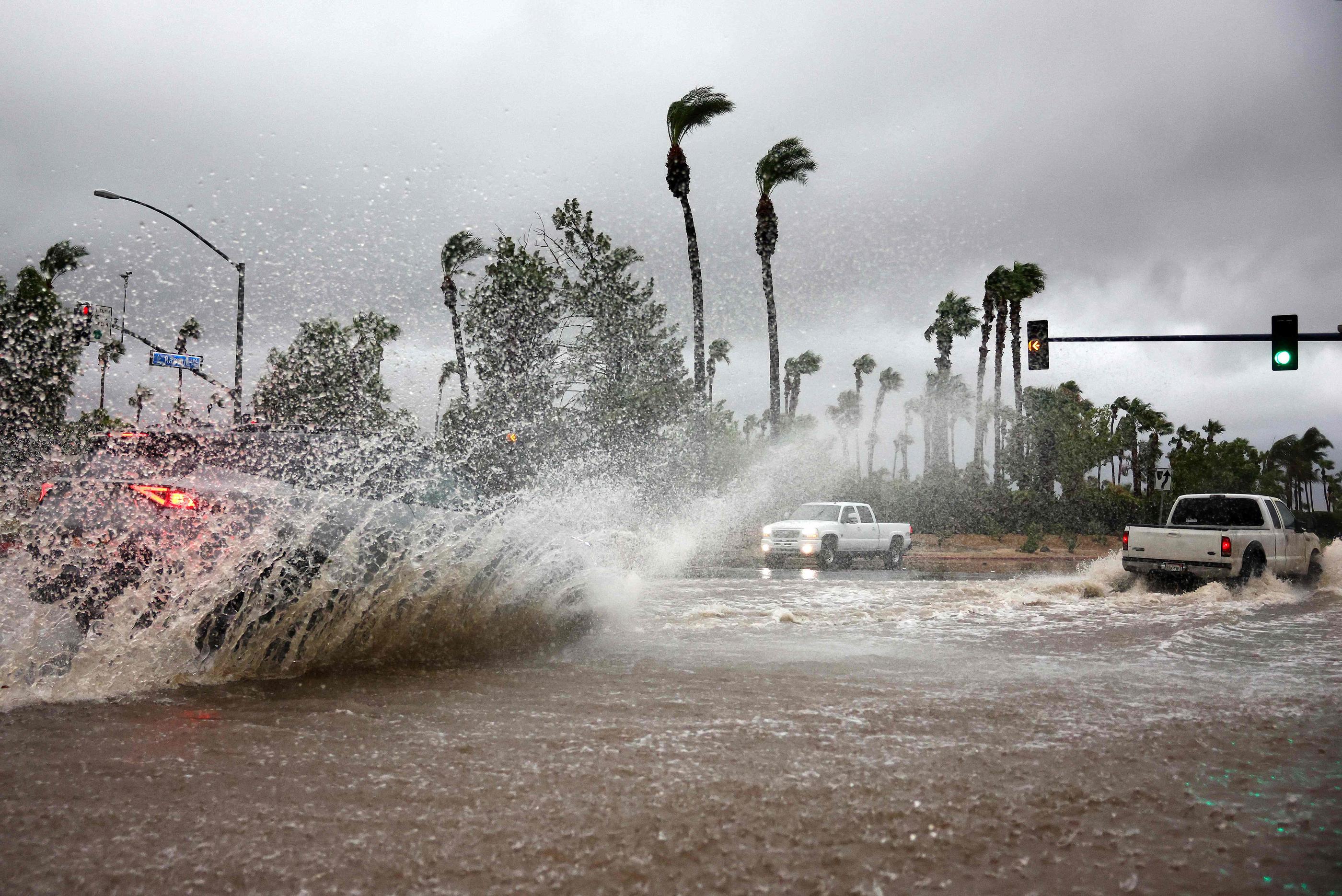 La Californie est touchée par la tempête tropicale Hilary, avec le risque de crues éclair potentiellement mortelles. AFP / Mario Tama / Getty Images
