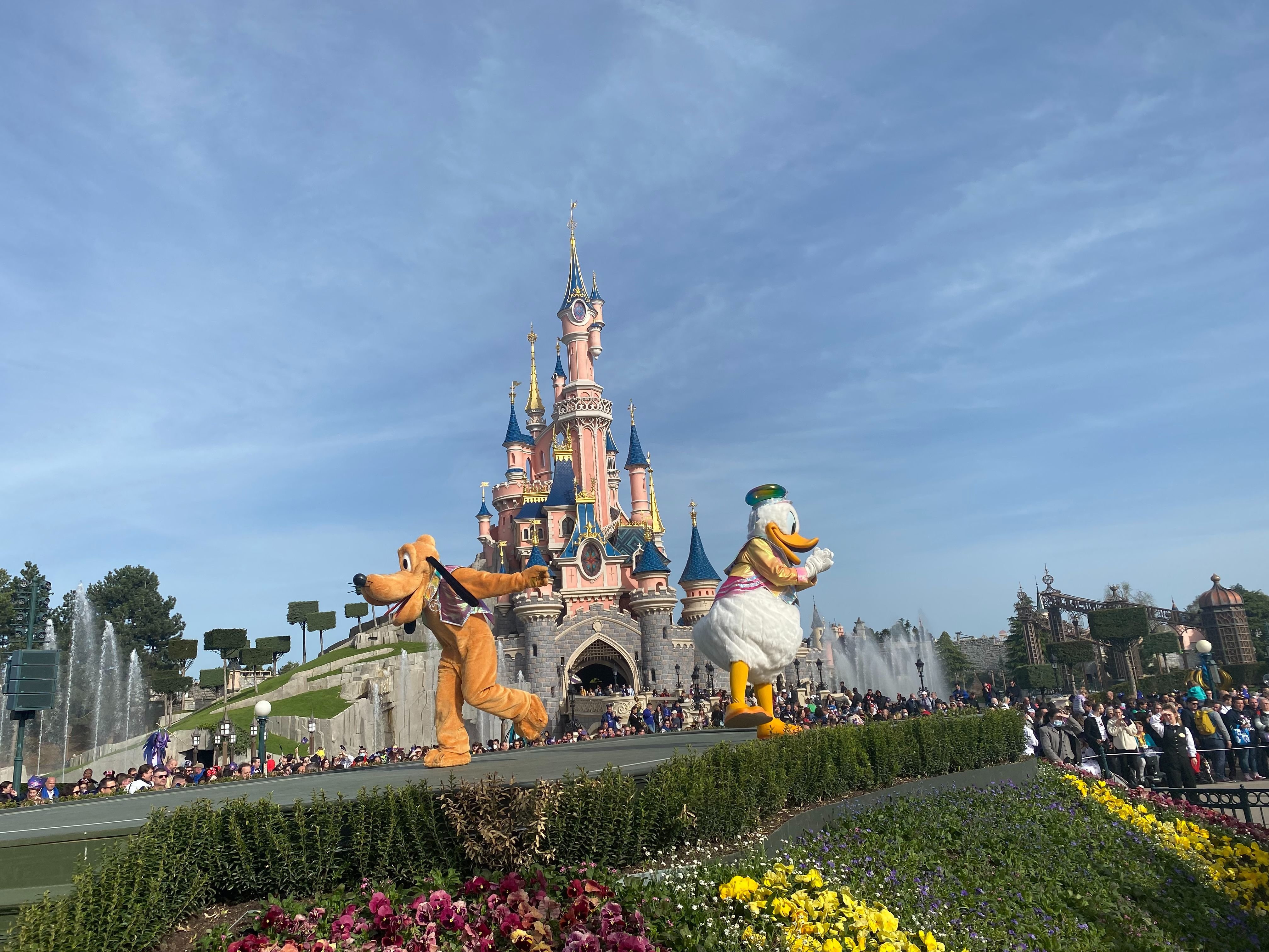Disneyland Paris a présenté sa nouvelle gamme de pass annuels avec des offres plus chères et des réductions moins avantageuses. LP/ Jeanne Cassard