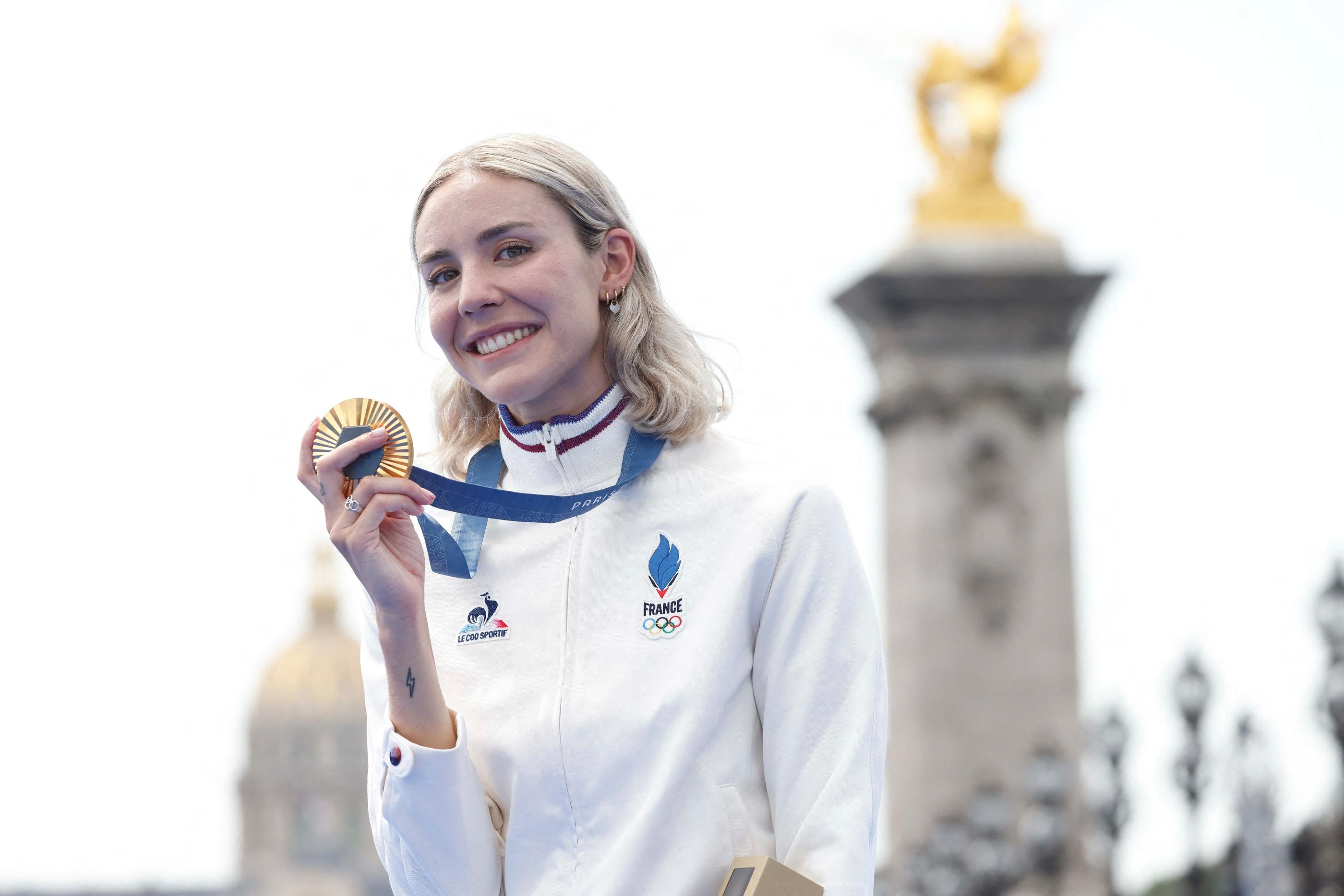 La triathlonienne Cassandre Beaugrand a rapporté à la France sa sixième médaille d'or. LP/Olivier Corsan