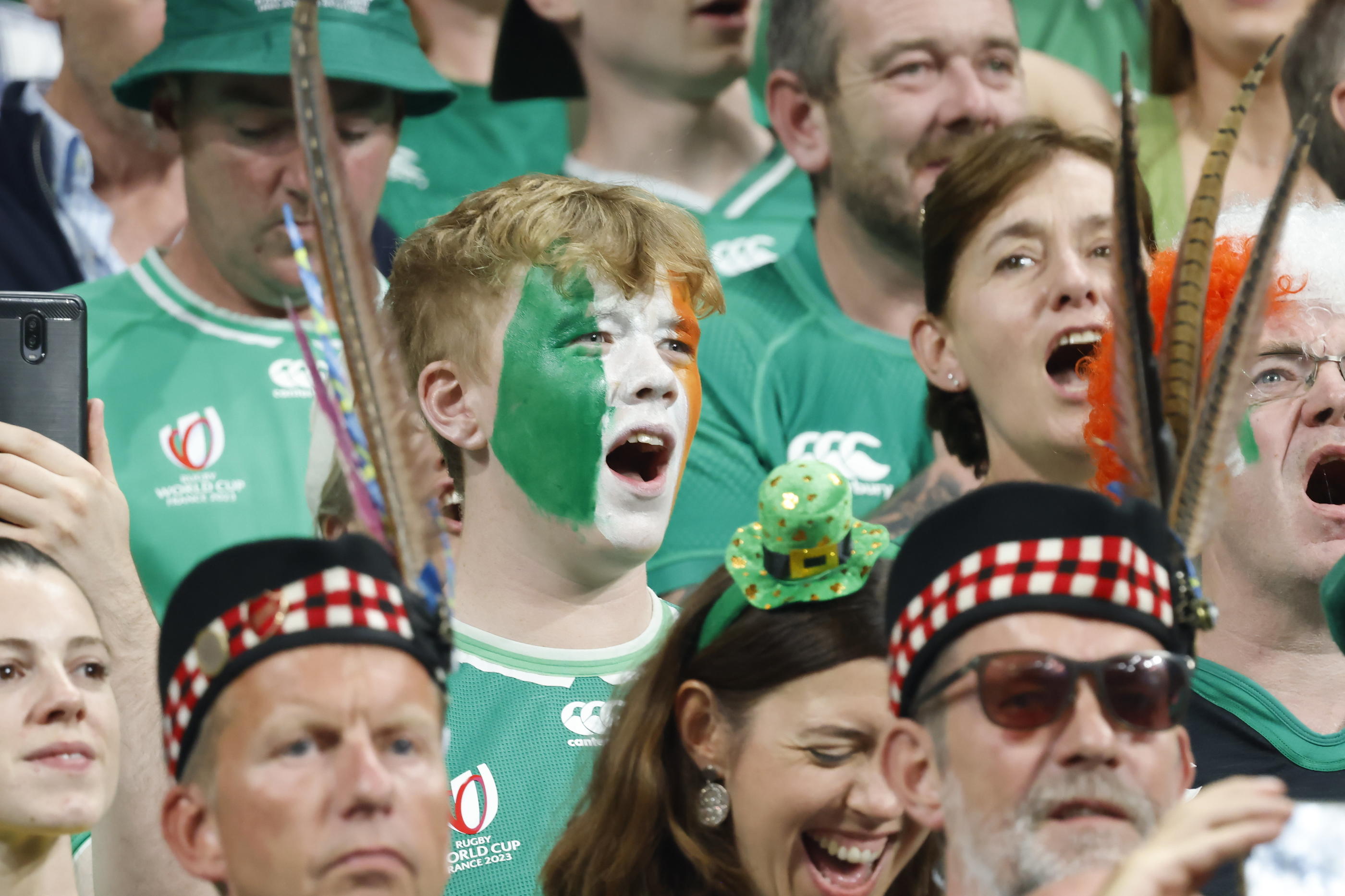 Les supporters de l'Irlande étaient une nouvelle fois très présents ce samedi soir contre l'Ecosse au Stade de France (LP/Olivier Corsan)