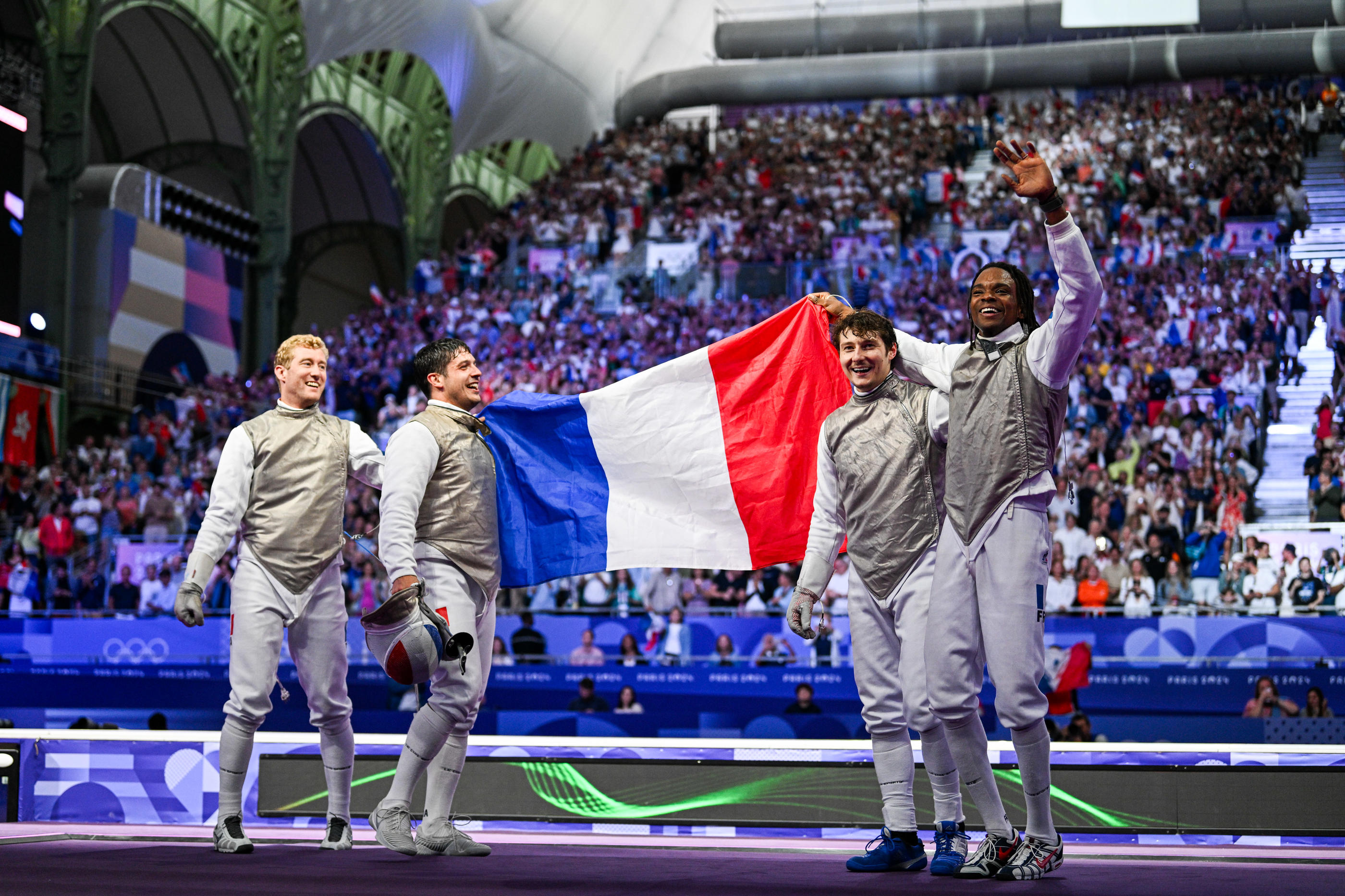 Les Bleus de l'escrime ont bouclé leurs JO avec sept médailles, dont celle du bronze pour les fleurettistes pour finir. Icon Sport