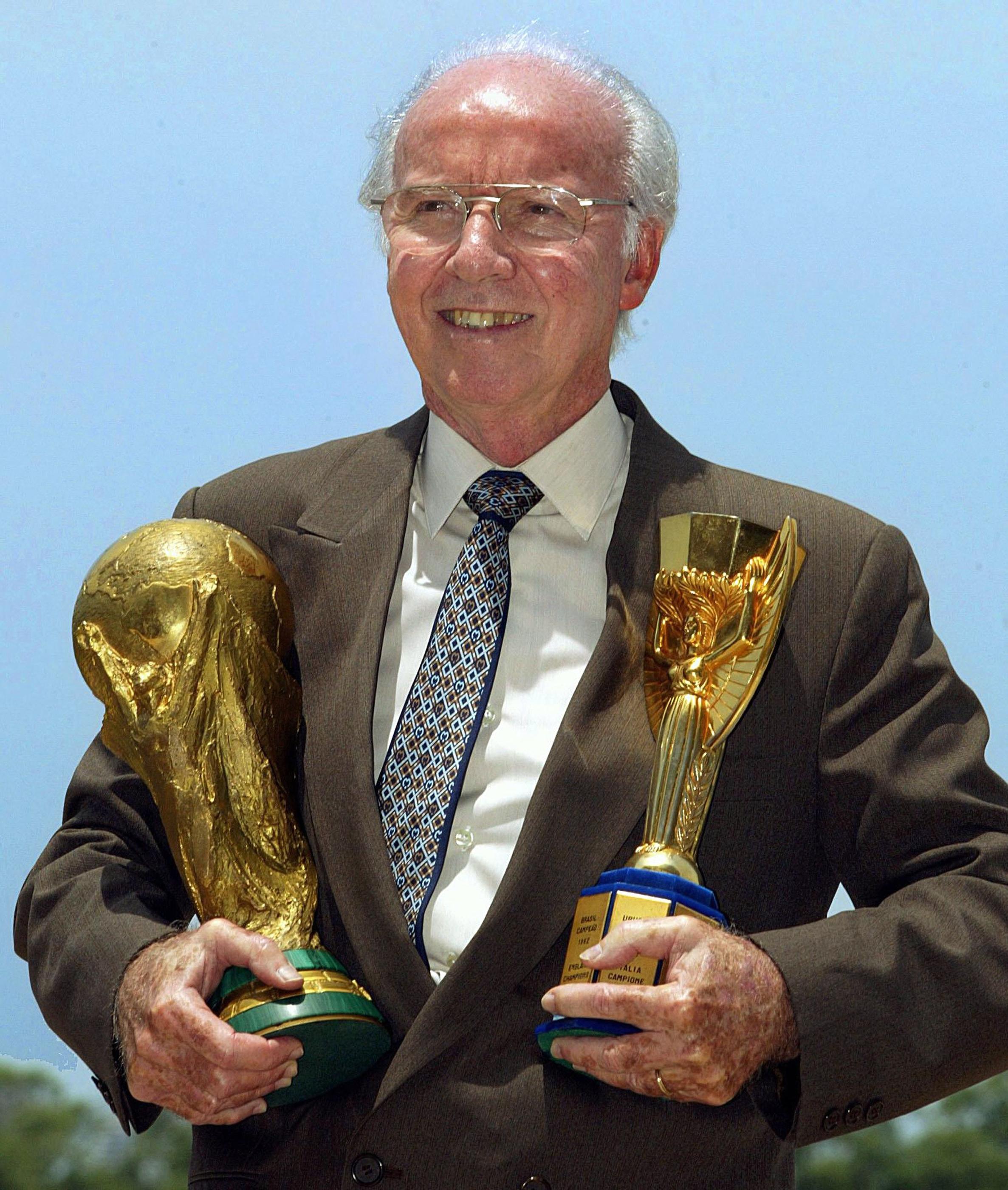 Vainqueur de quatre coupes du monde en tant que joueur et entraîneur, Mario Zagallo (ici en 2003) est décédé vendredi 5 janvier à l'âge de 92 ans. AFP/ANTONIO SCORZA