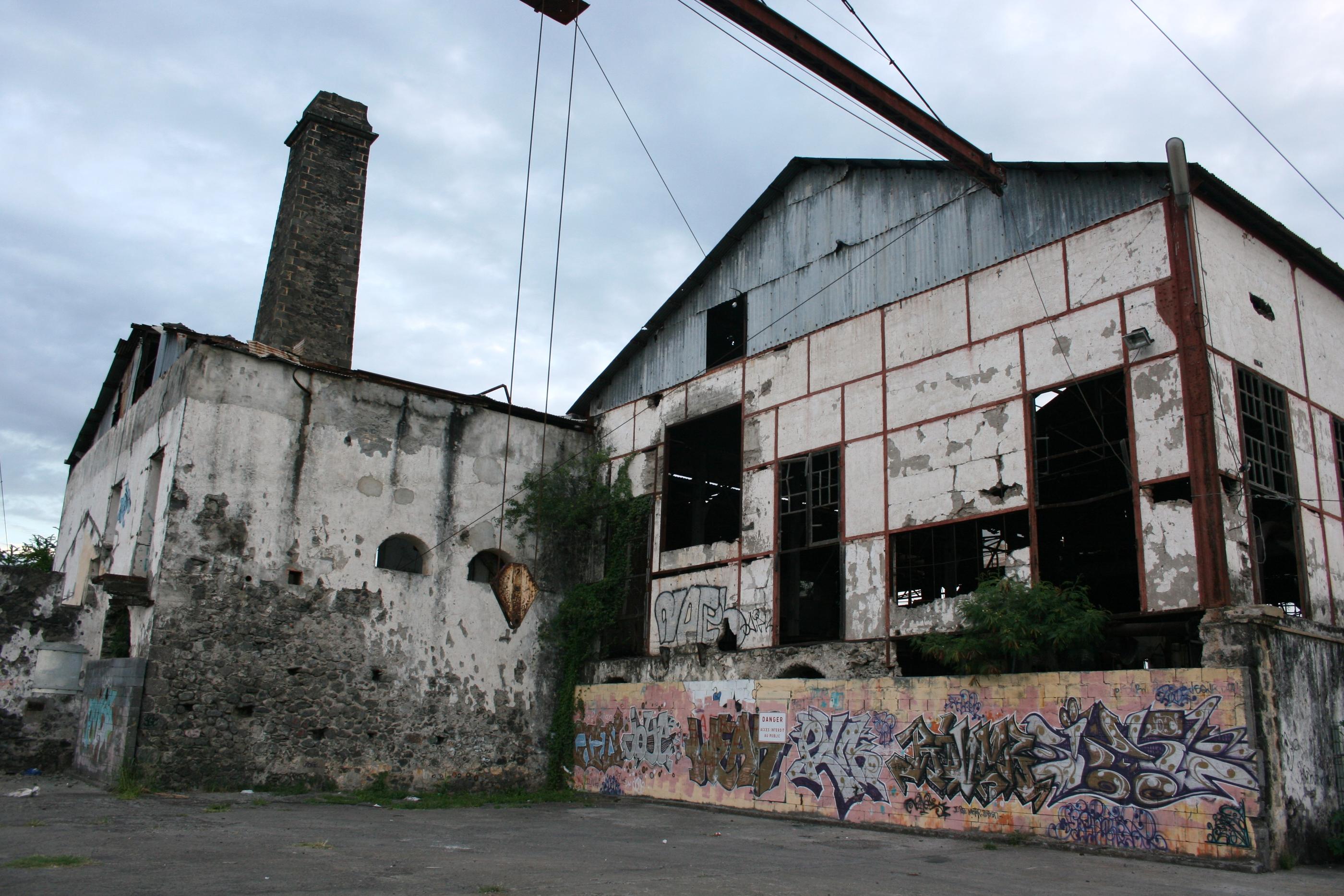Le corps sans vie de Shana a été retrouvé dans l'ancienne usine sucrière de Pierrefonds à Saint-Pierre à La Réunion. Wikimedia Commons / Thierry Caro
