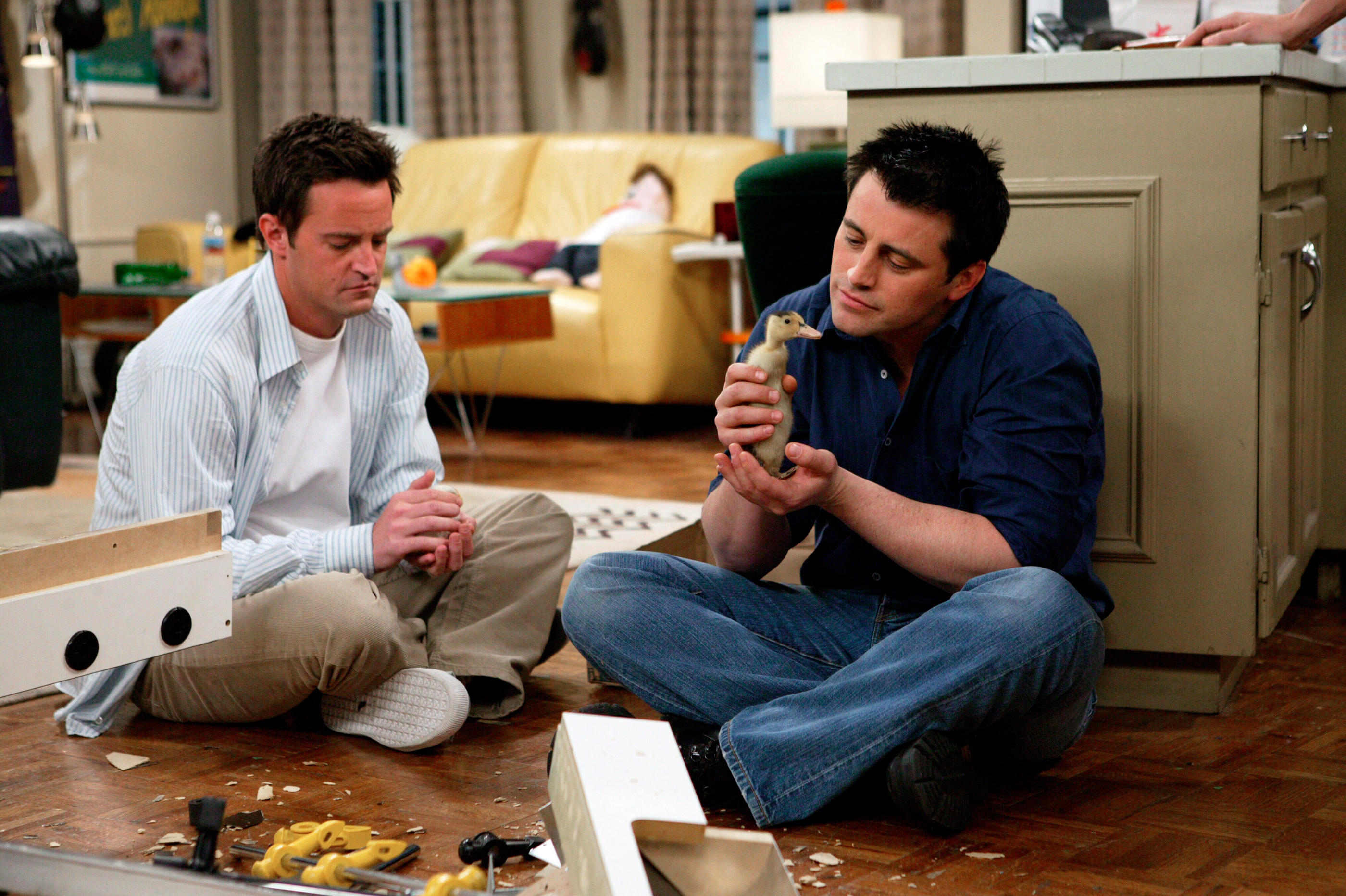 Chandler, interprété par Matthew Perry (à gauche), et Joey (Matt LeBlanc) dans la série «Friends». Collection ChristopheL via AFP/Warner