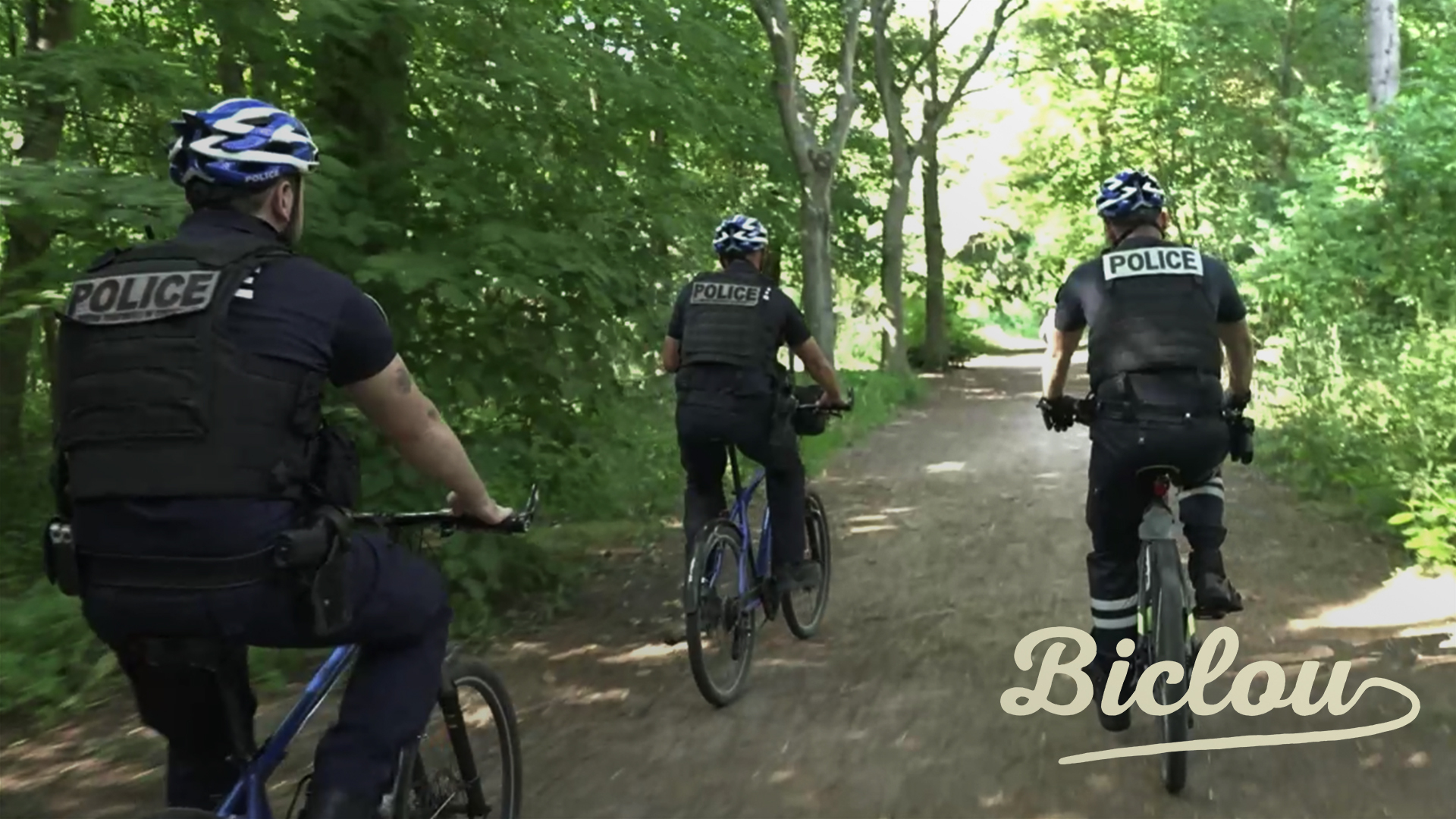 Brigade de contact à vélo dans le bois de Boulogne