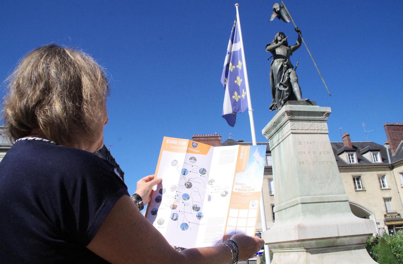 <b></b> Compiègne, vendredi. Dans la ville où la Pucelle a été capturée, plusieurs inconditionnels de l’histoire de Jeanne d’Arc sont déjà venus faire tamponner leur passeport.