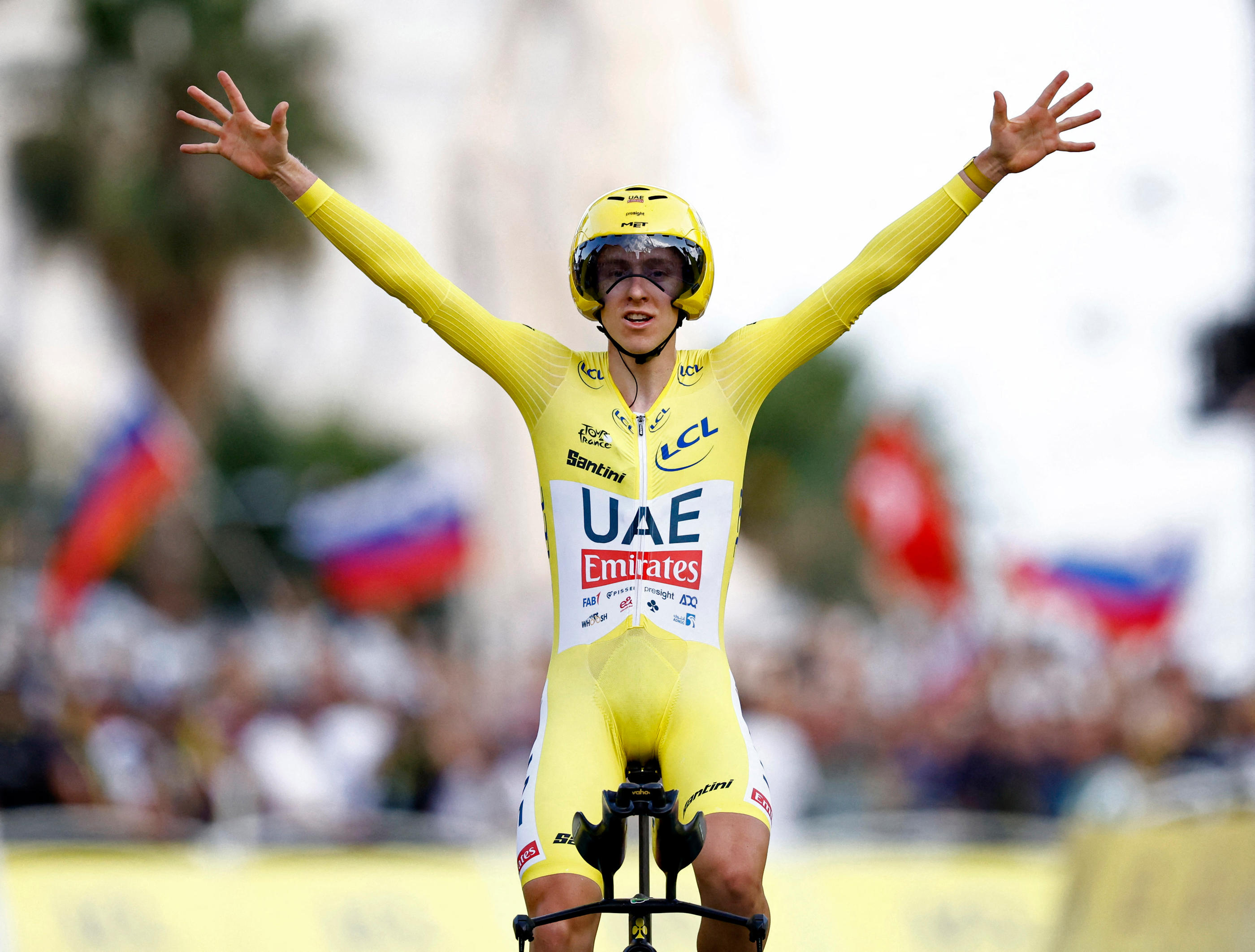 Sixième victoire d'étape pour Tadej Pogacar, qui remporte le Tour de France. REUTERS/Stephane Mahe