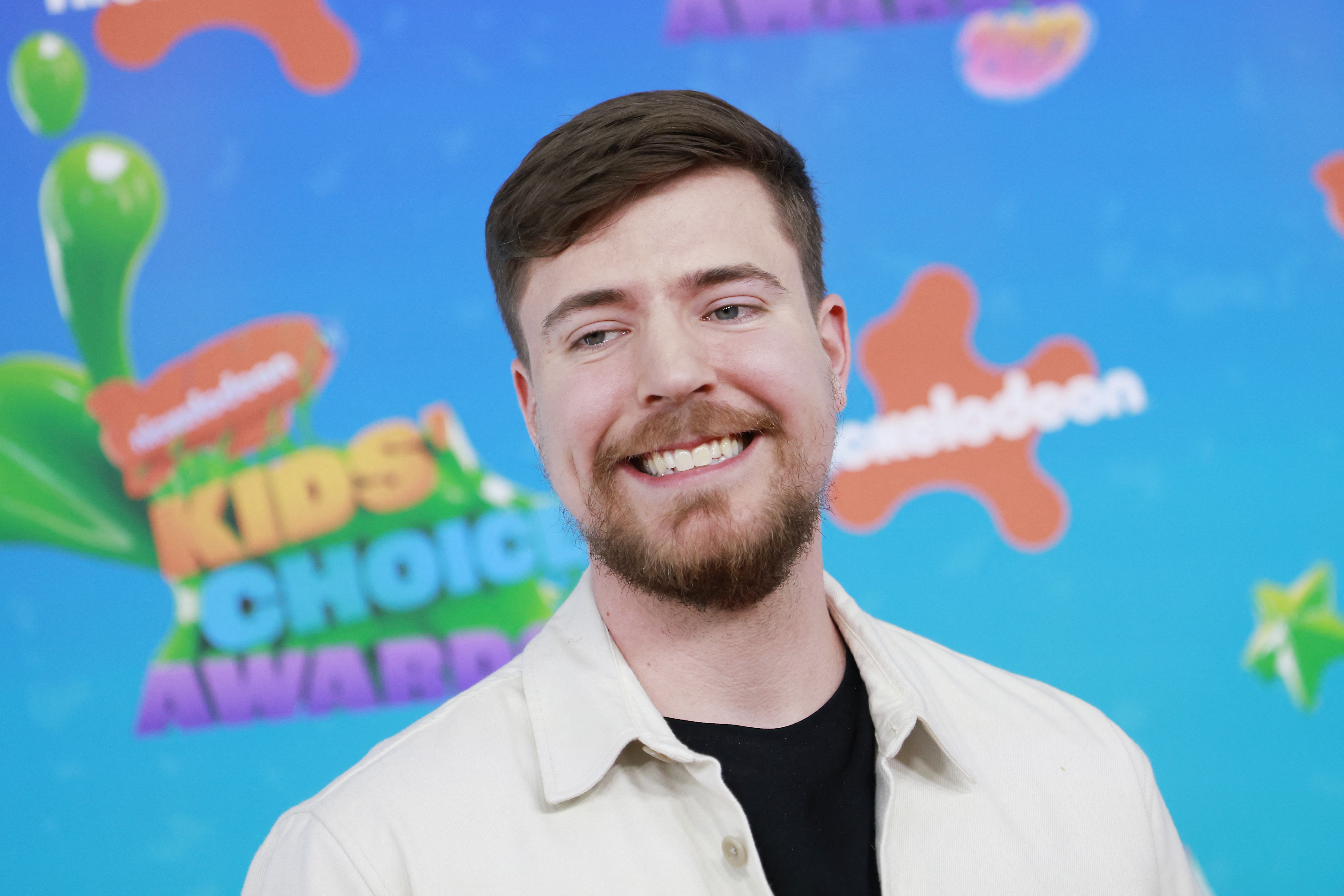 Jimmy Donaldson, plus connu sous le nom de MrBeast, lors de la 36e cérémonie des Nickelodeon Kids' Choice Awards, au Microsoft Theater de Los Angeles, le 4 mars 2023. AFP/ Michael Tran