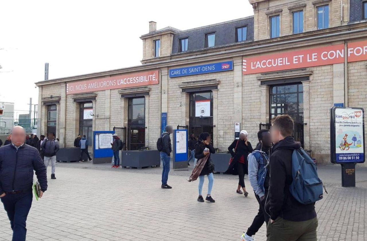<b></b> La gare de Saint-Denis est traversée par le RER D et la ligne H.