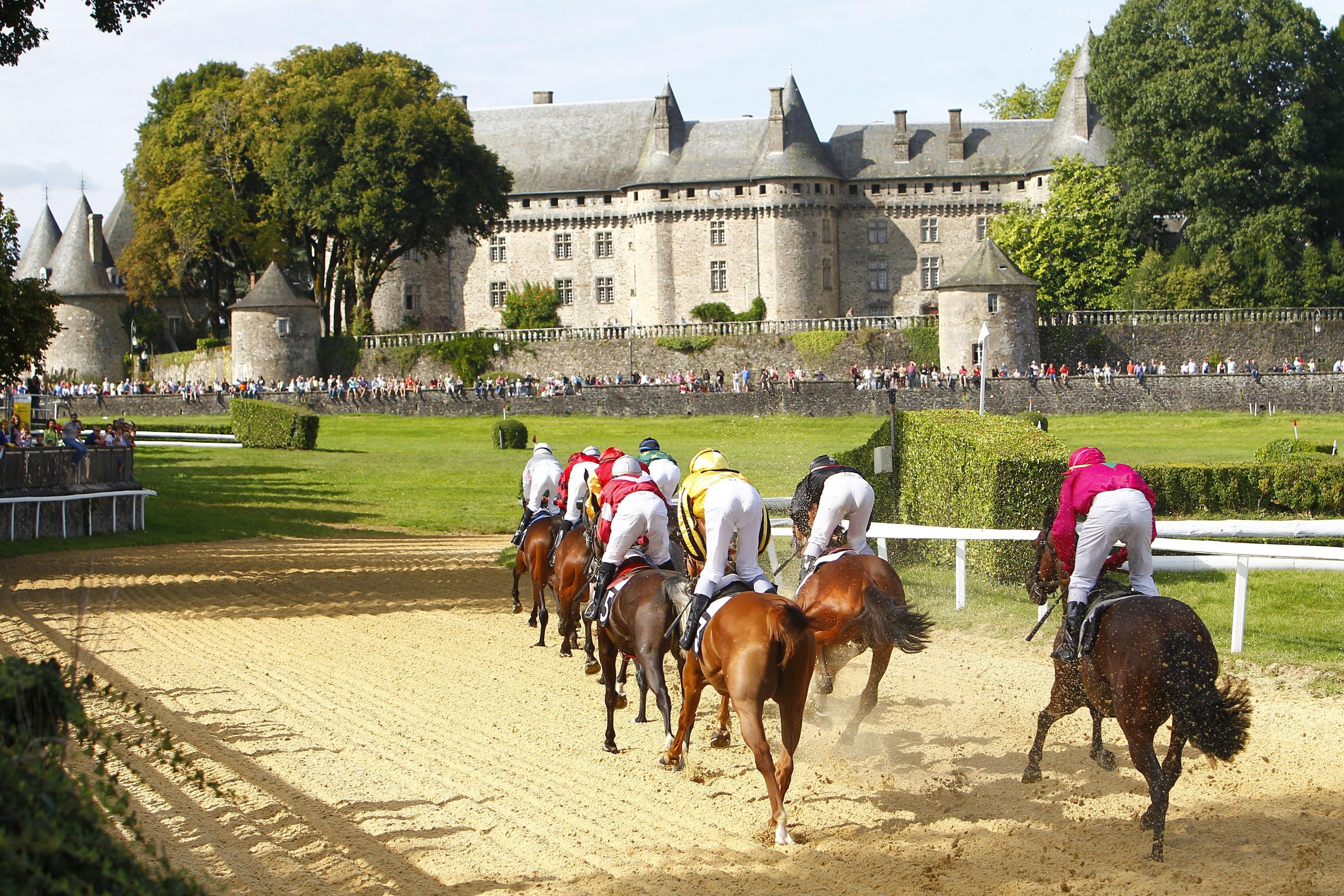 La commune d’Arnac-Pompadour (Corrèze) connue pour ses courses de chevaux va accueillir un casino début 2026 (Illustration). Scoopdyga/Pierre Costabadie