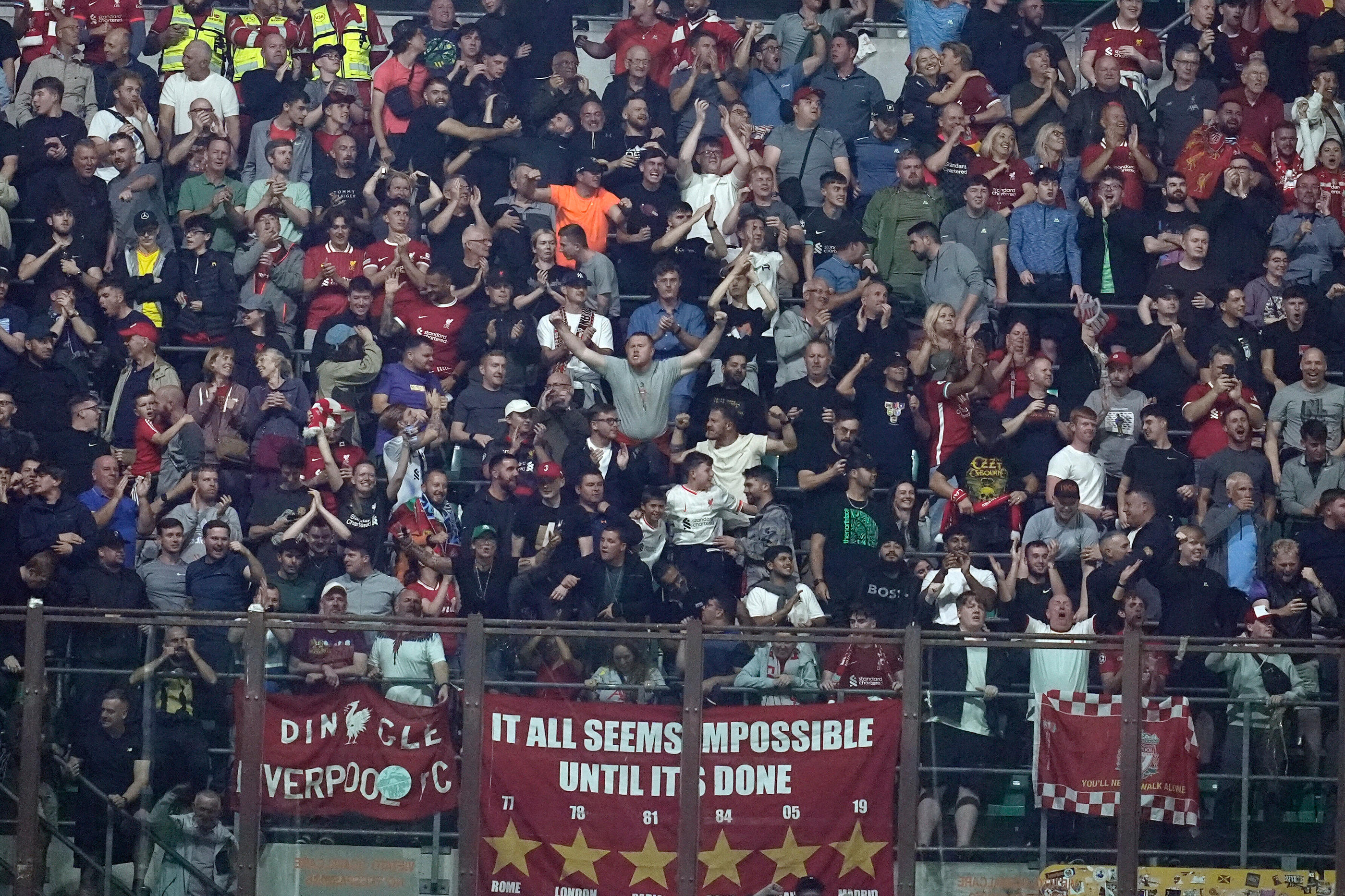 Le parcage visiteur de Liverpool à San Siro pour la 1ère journée de Ligue des champions face au Milan AC. Matteo Ciambelli/DeFodi Images/Icon Sport