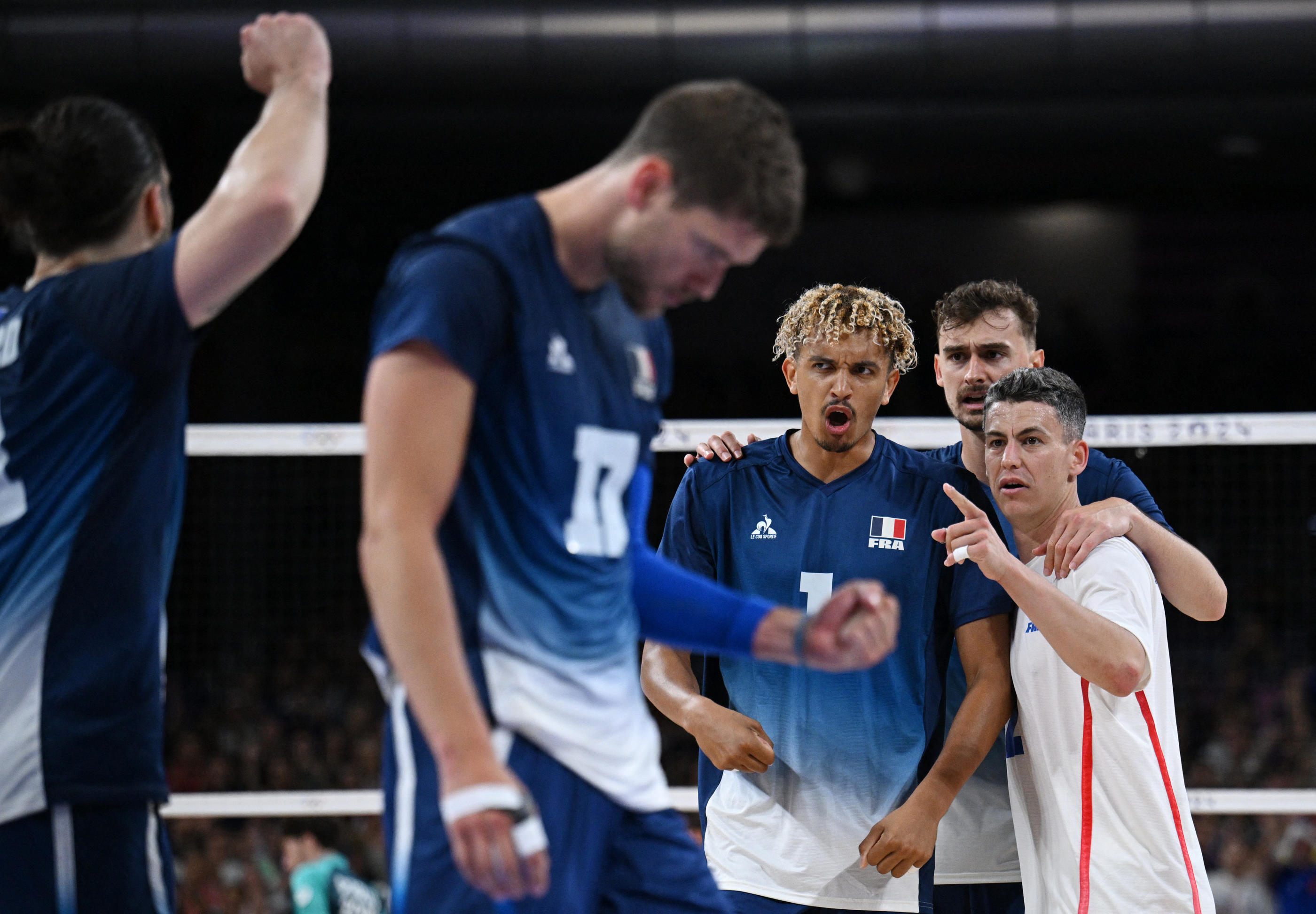 En cas de succès face à la Slovénie ce vendredi, Barthelemy Chinenyeze, Jean Patry, le libéro Jenia Grebennikov et les Bleus du volley termineront à la première place de leur groupe et s'offriraient un adversaire plus abordable en quarts. 
 Reuters/Annegret Hilse