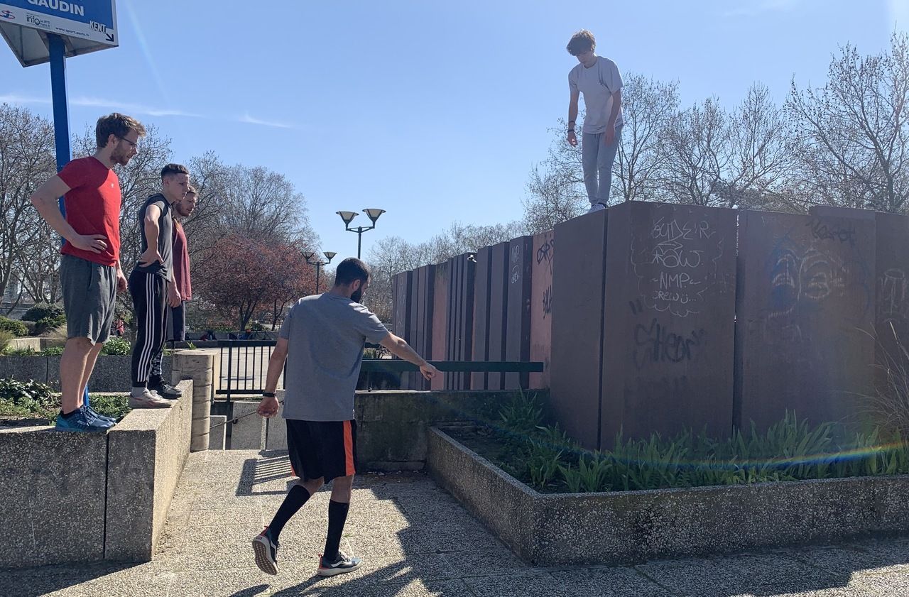 Sauter d'un mur, marcher sur une rambarde... découvrez l'art et les joies du parkour