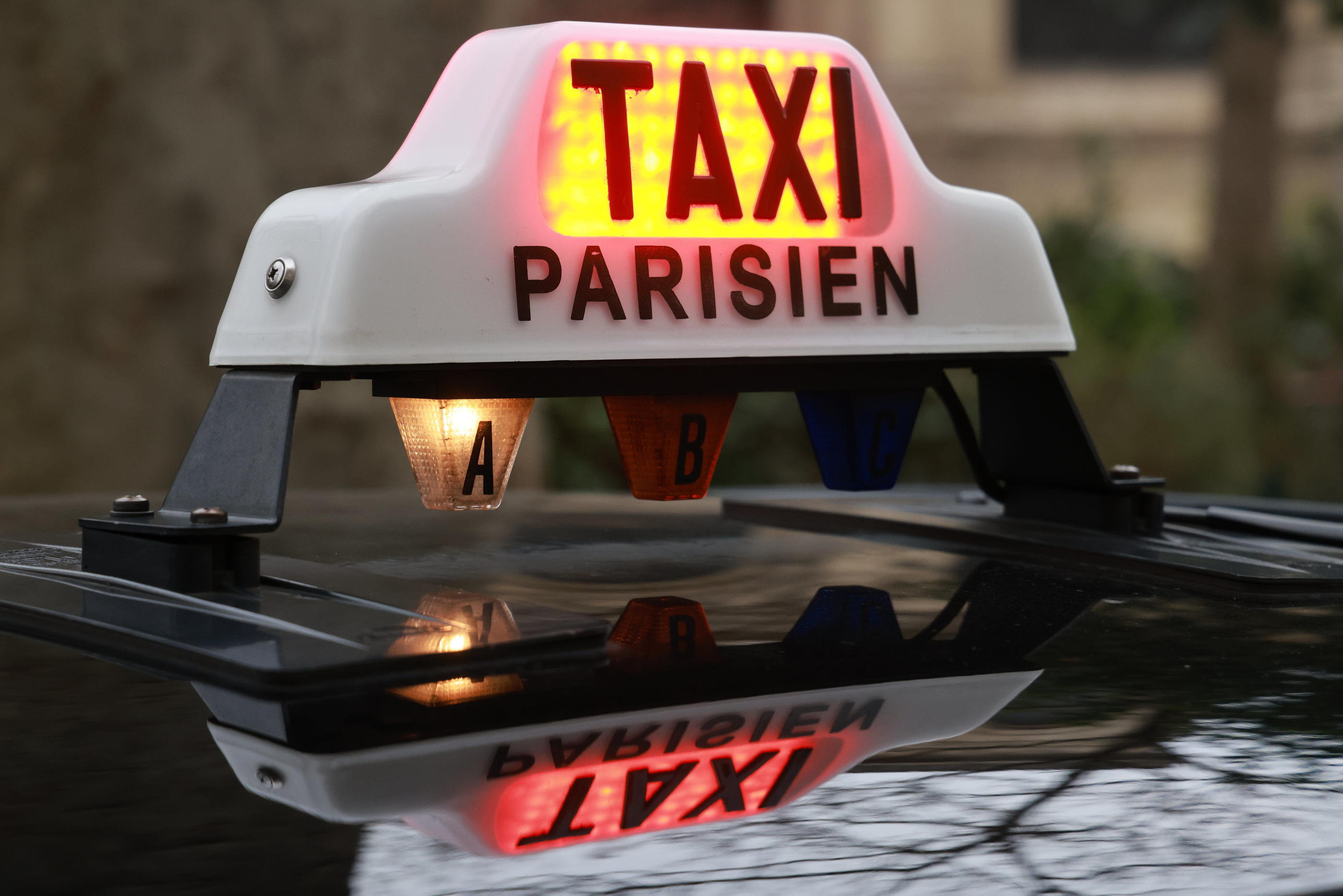 Un chauffeur de taxi est soupçonné d'avoir menacé de mort et insulté une famille qui venait d'atterrir d'Israël. (Illustration) LP/Philippe Lavieille