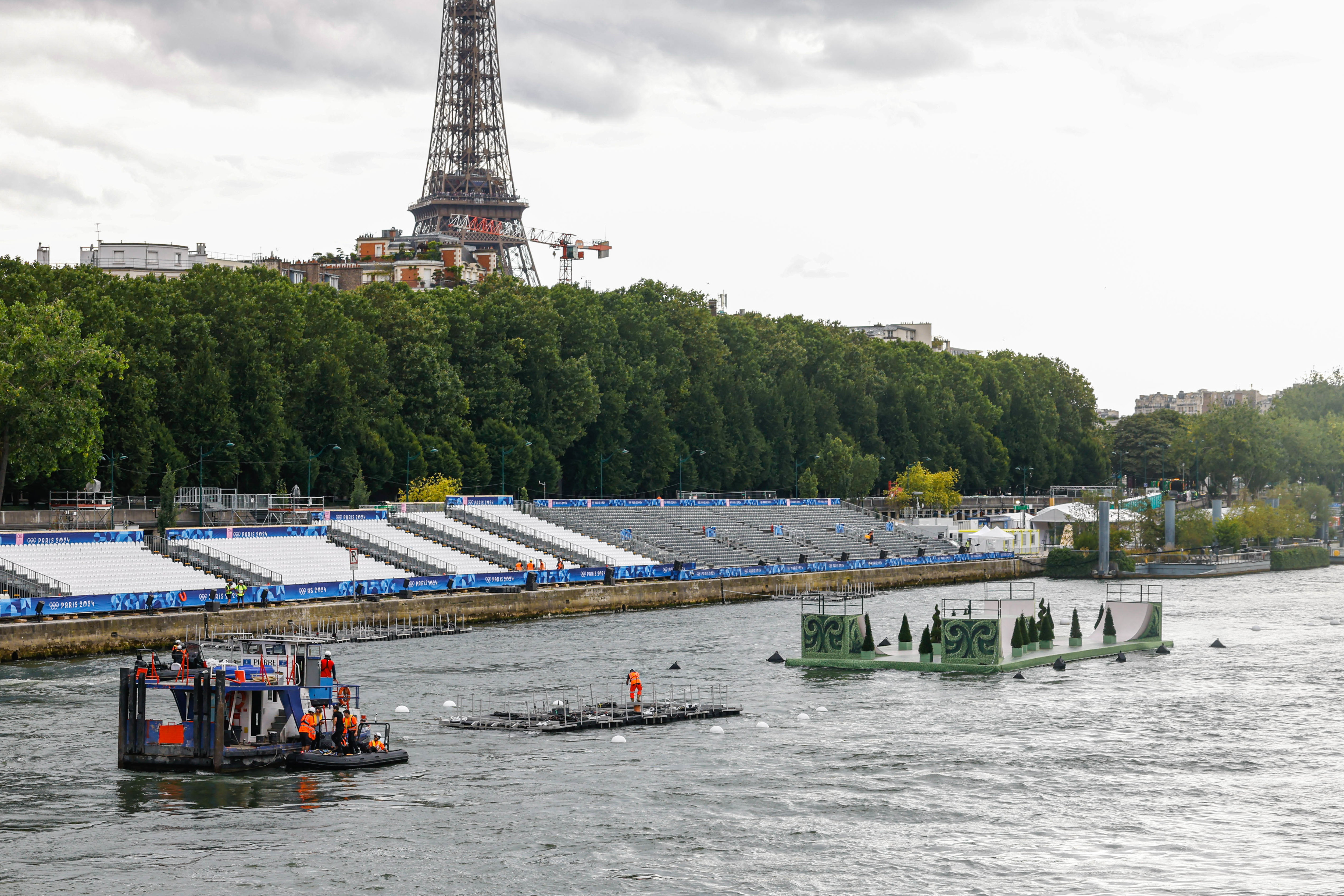 Au total, 104 000 places ont été mises en vente pour assister à la cérémonie d'ouverture des JO sur la Seine, pour plus de 210 000 invitations. LP / Olivier Corsan