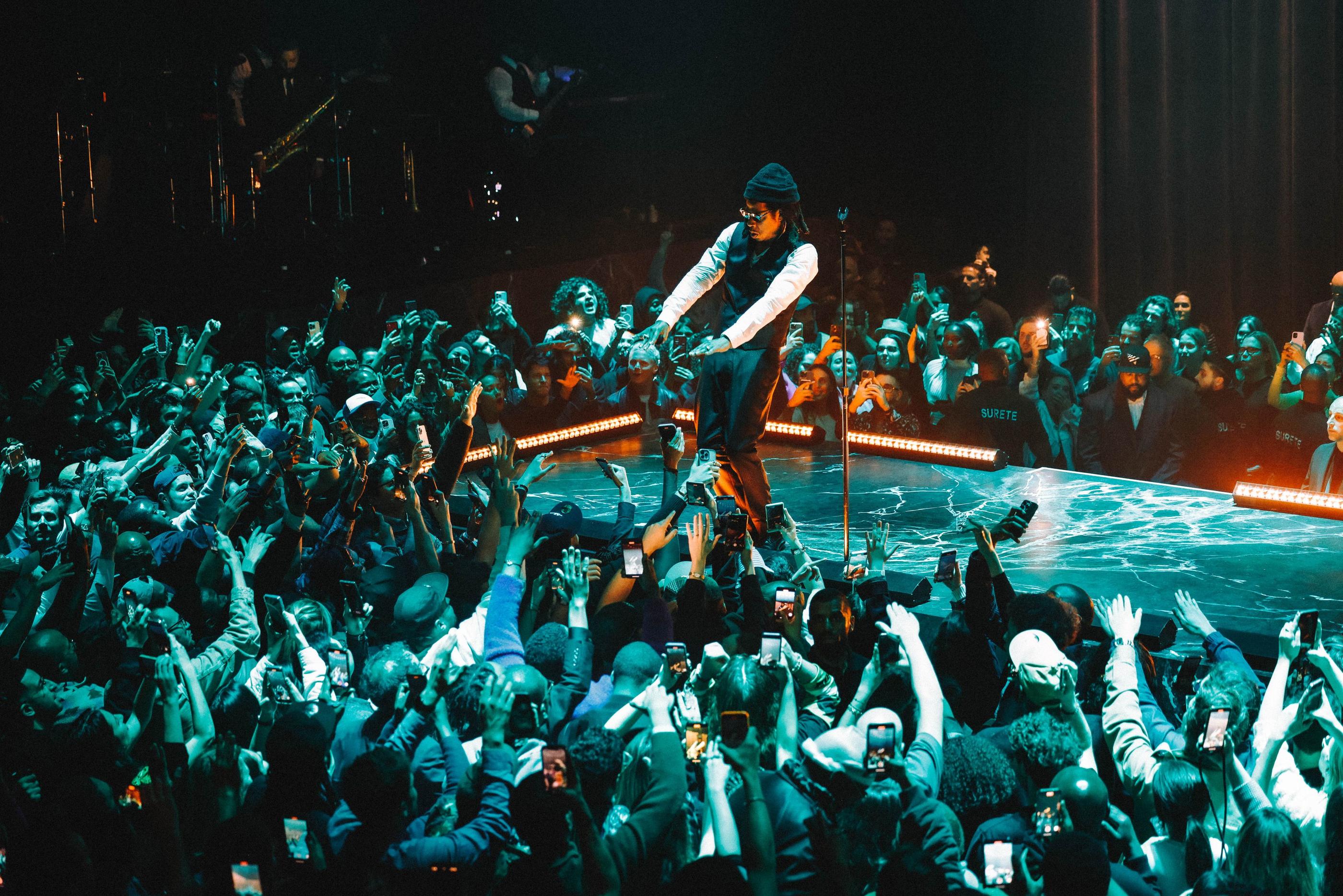 Photo : Exclusif - Bernard Arnault - Les célébrités au concert de Jay Z à  la fondation Louis Vuitton à Paris, France, le 14 avril 2023. © Da  Silva-Perusseau/Bestimage - Purepeople