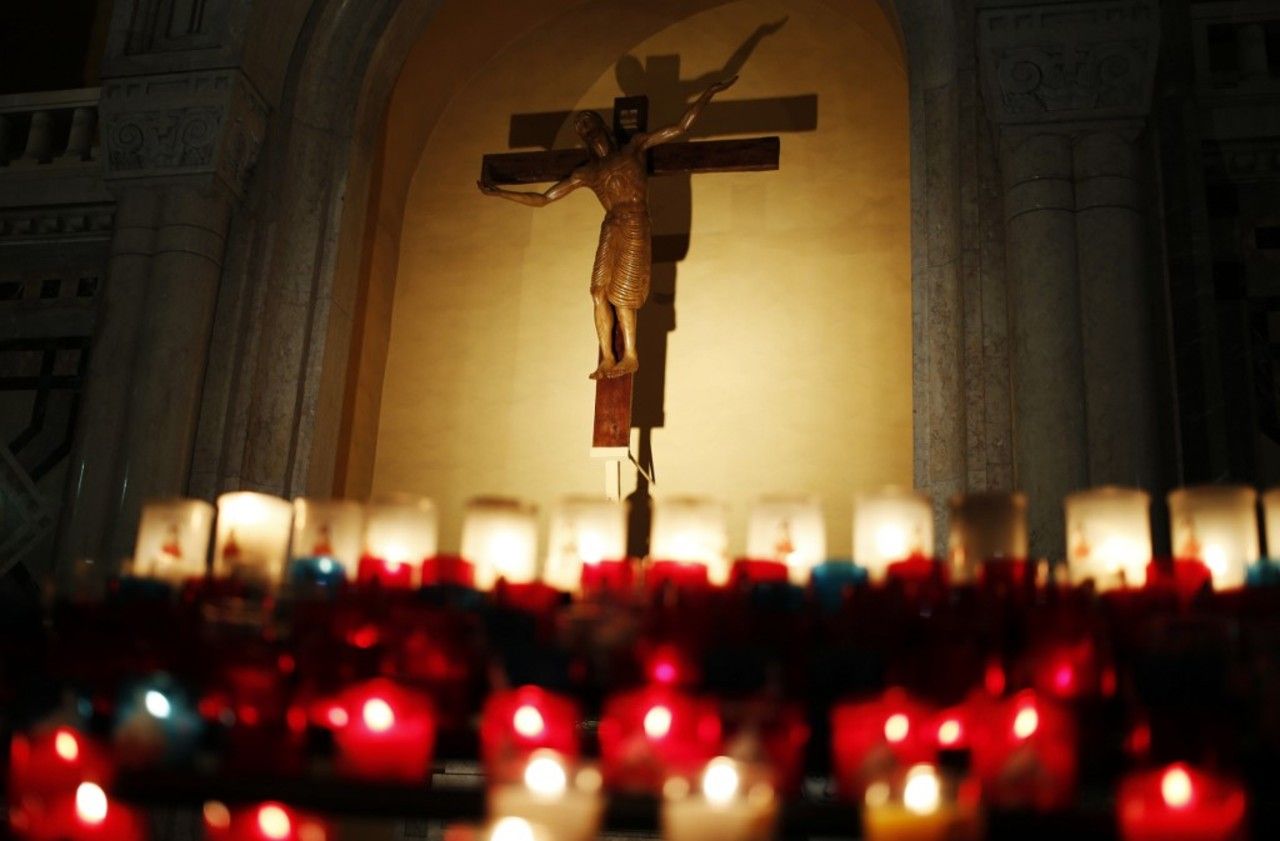 -Presbytères à vendre, salles paroissiales à louer... les diocèses cherchent à renflouer leurs caisses