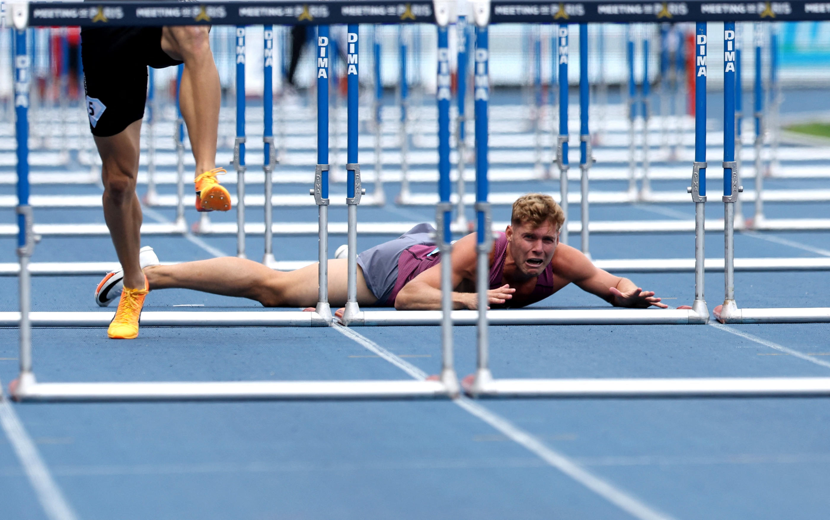 Kevin Mayer en larmes ce dimanche. REUTERS/Manon Cruz