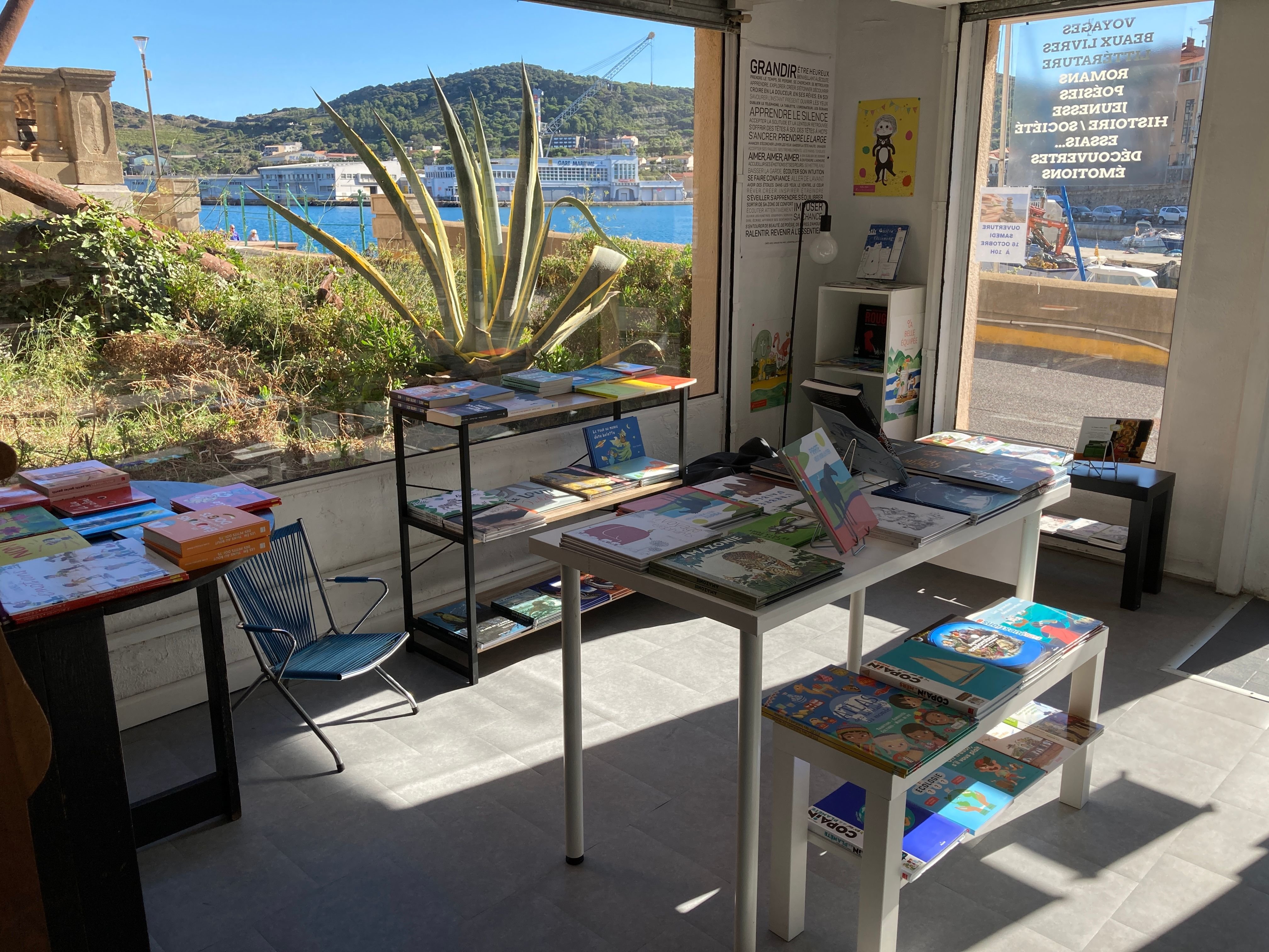 Claude Faber gère la seule librairie indépendante de la côte catalane à Port-Vendres (Pyrénées-Orientales), avec l'ouverture au monde comme fil conducteur. DR