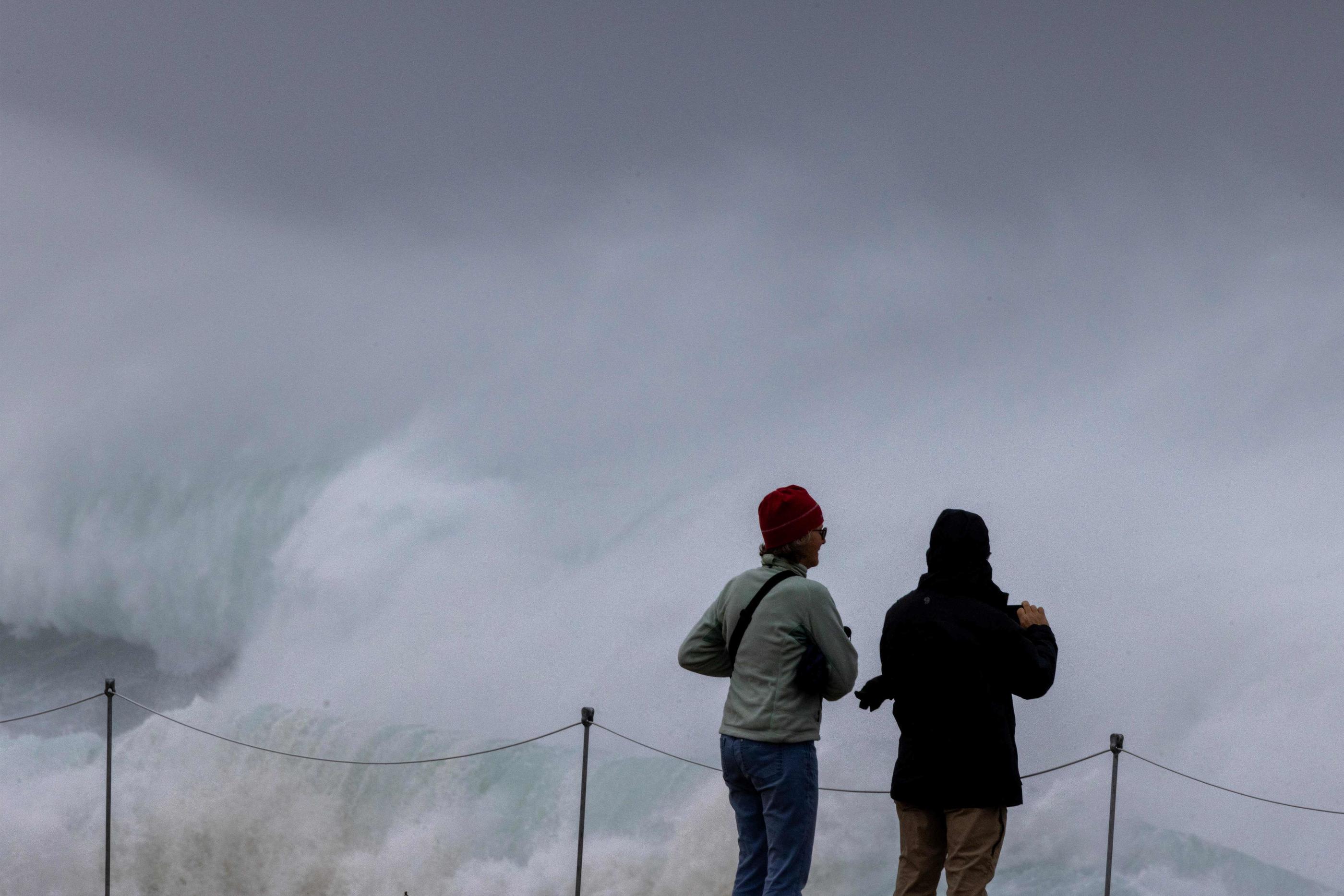 De fortes vagues ont frappé le Sud-Ouest et la Méditerranée, en particulier la Corse, mardi. (Illustration) AFP/David McNew